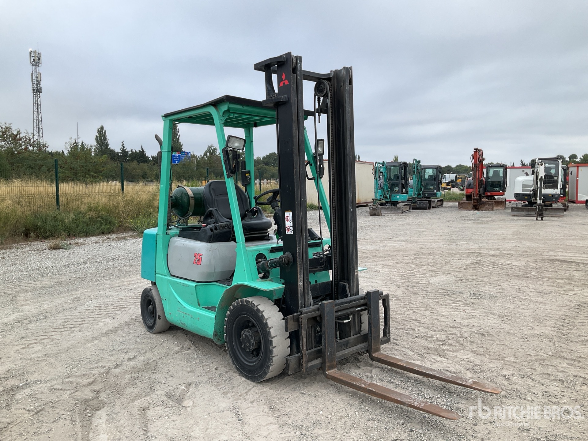 1999 Mitsubishi FG25