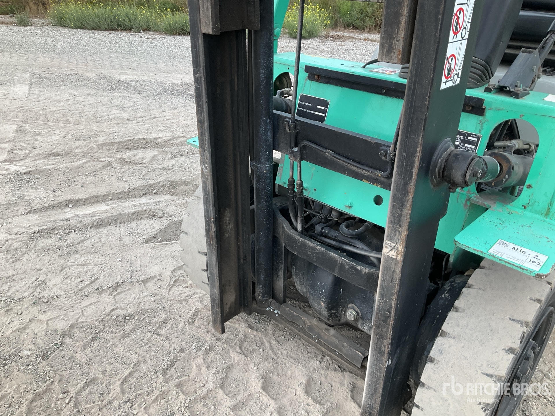 1999 Mitsubishi FG25