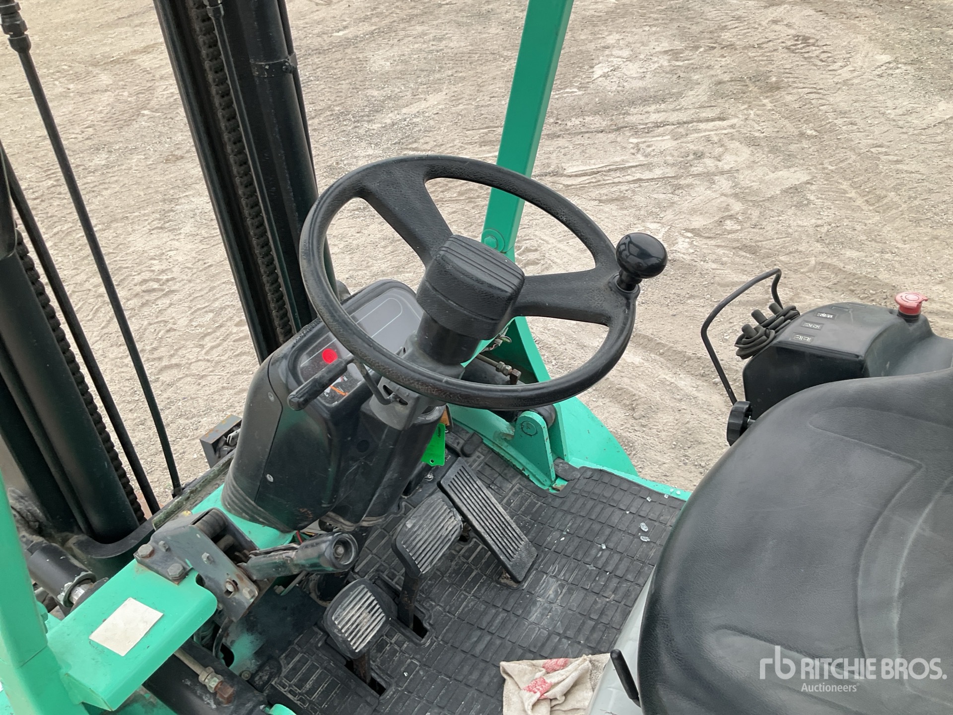 1999 Mitsubishi FG25