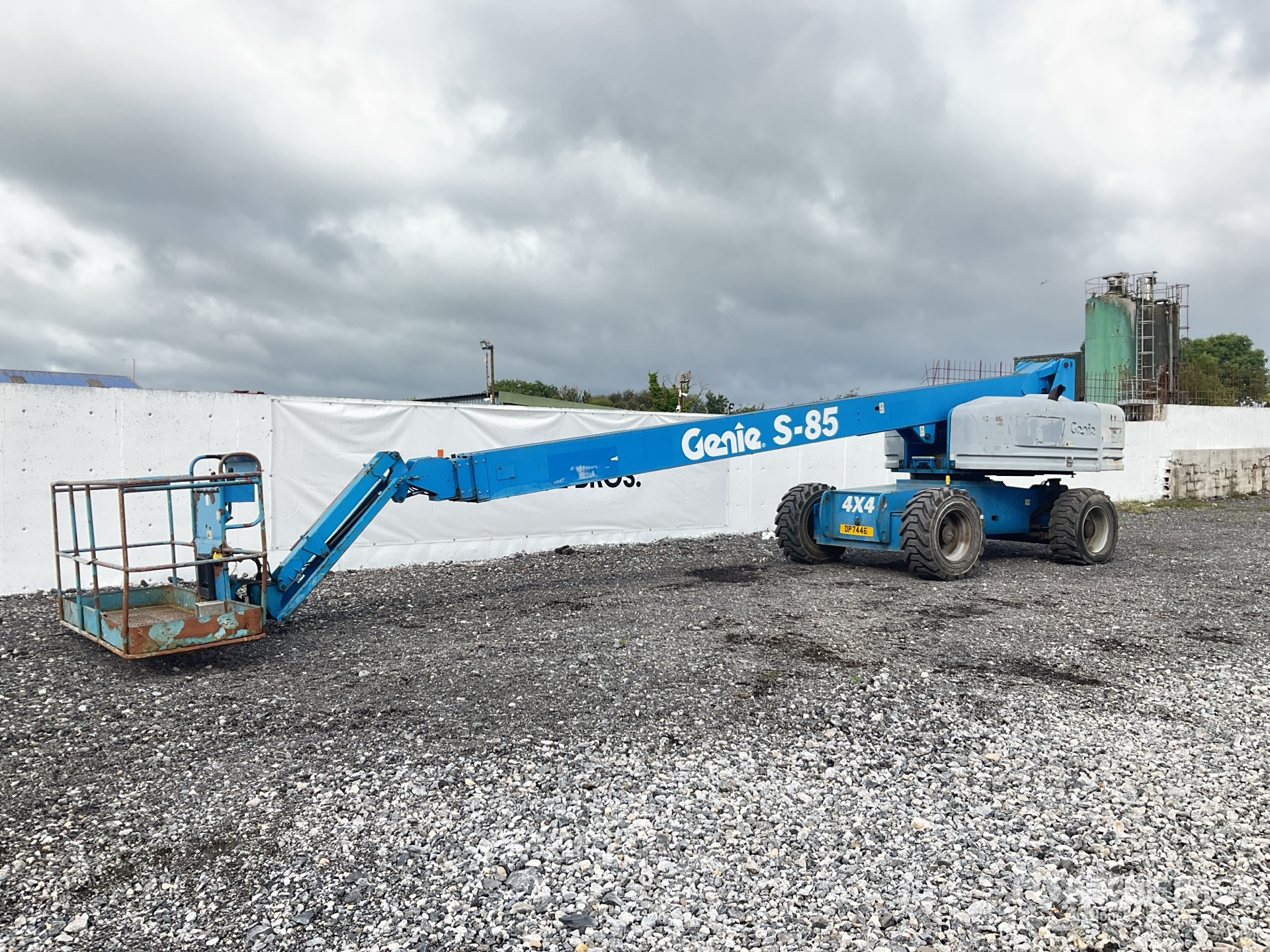 2009 Genie S85