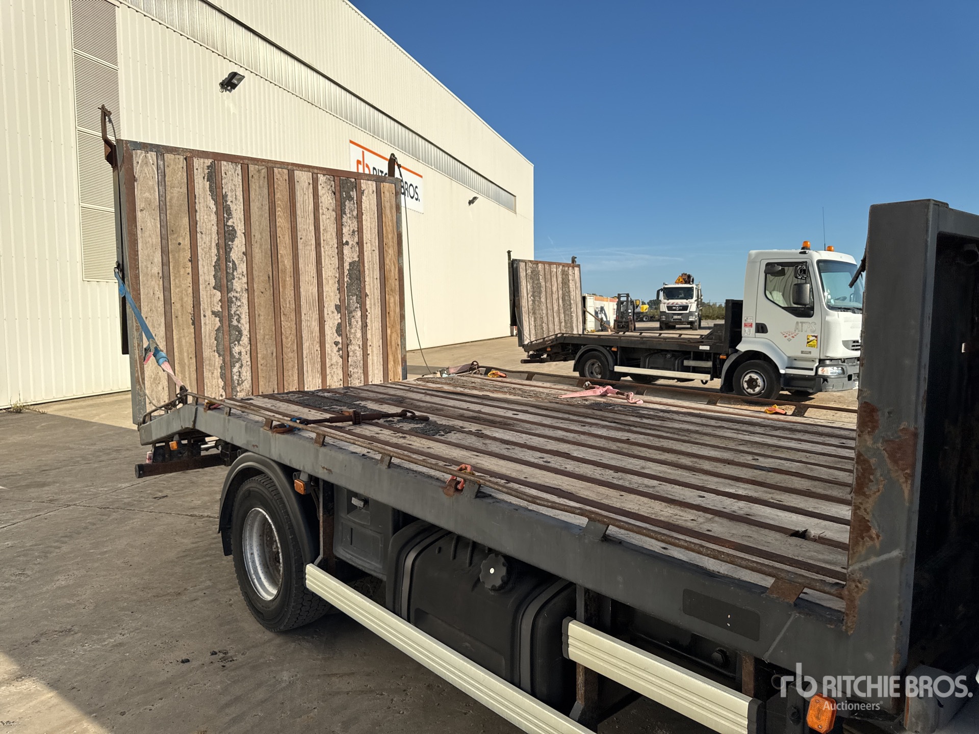 2005 Renault MIDLUM 220 DCI