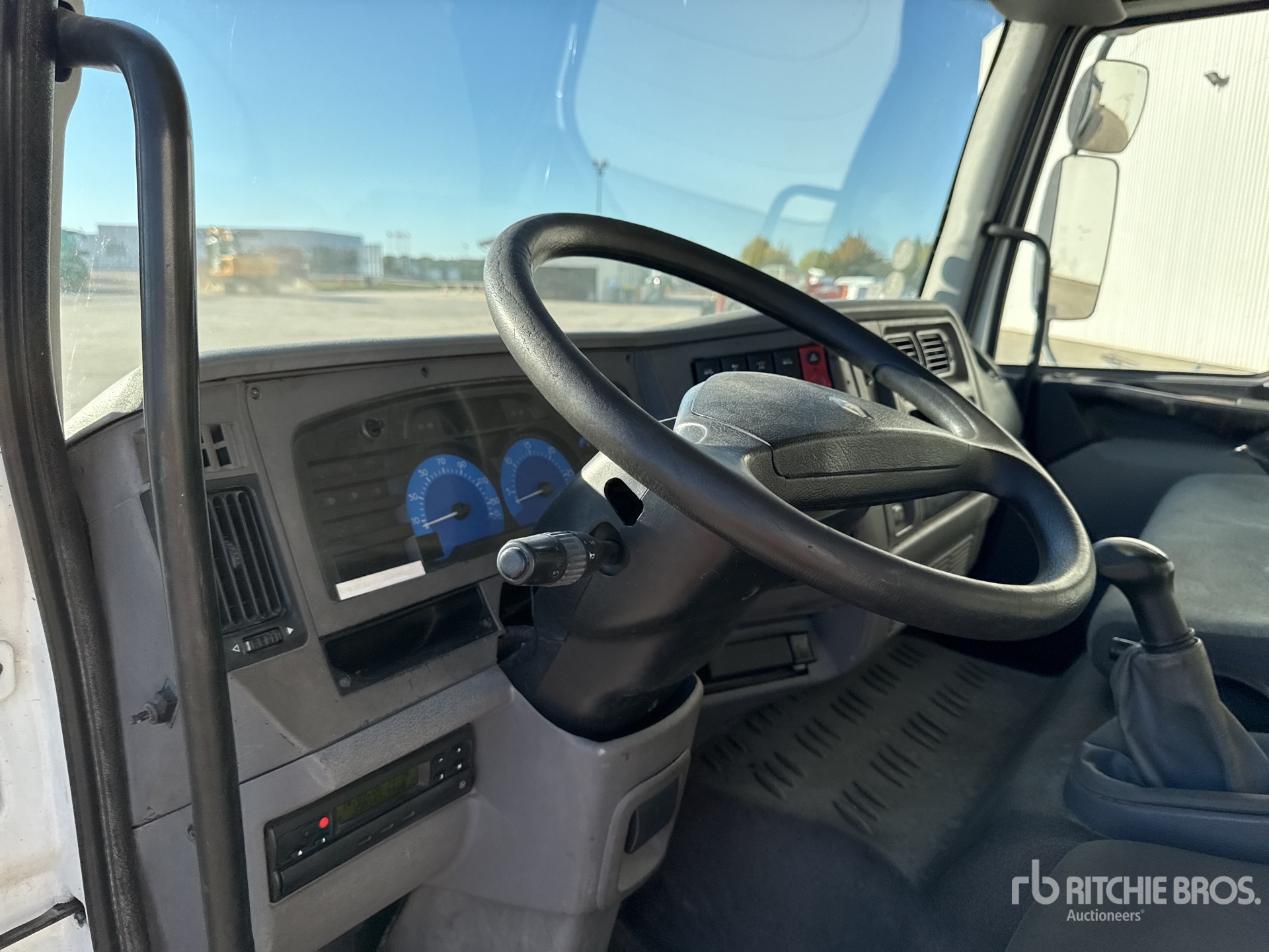 2005 Renault MIDLUM 220 DCI