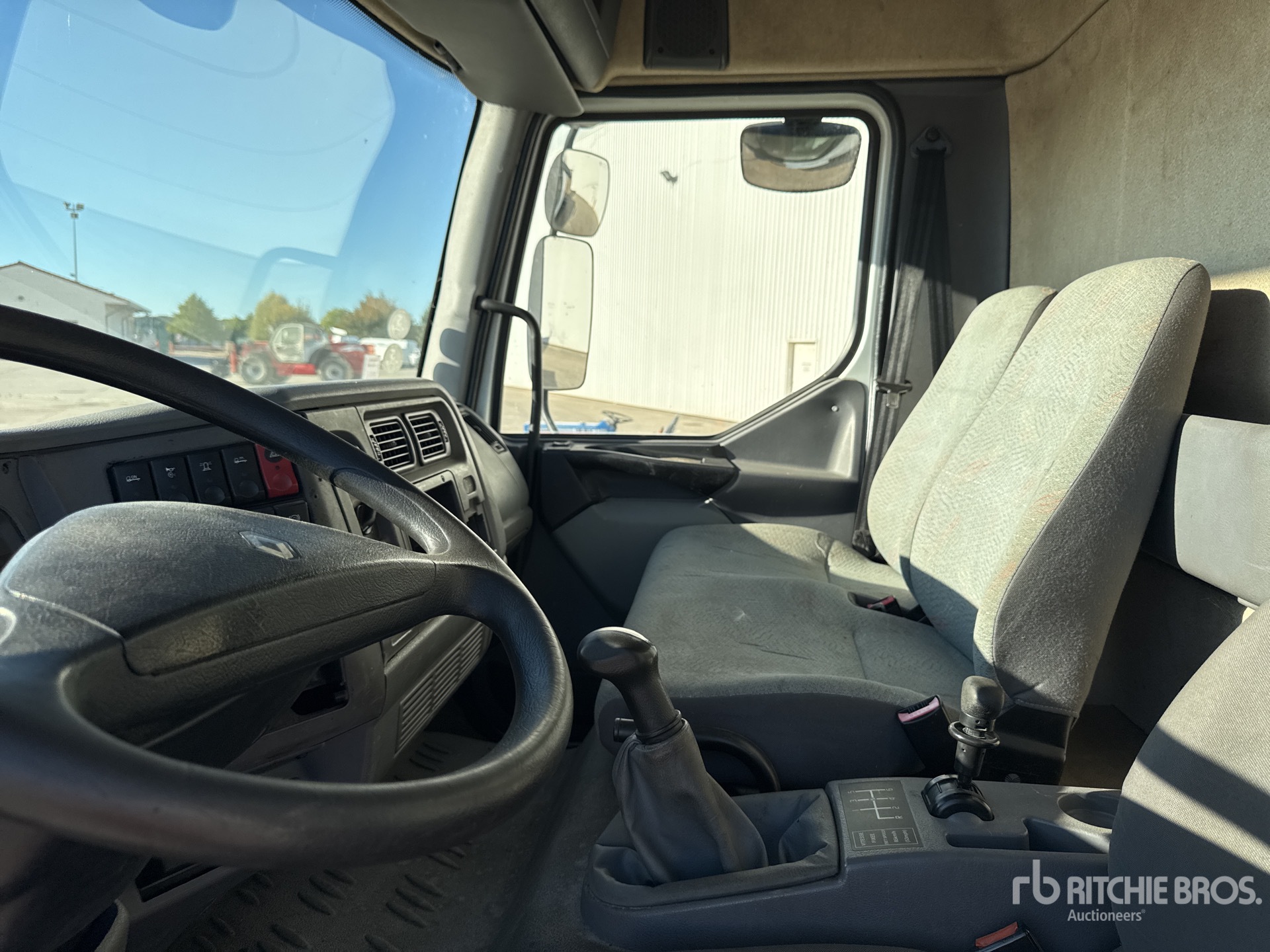 2005 Renault MIDLUM 220 DCI