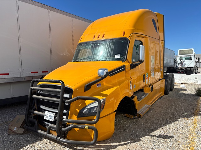 2022 Freightliner Cascadia 126 6x4 T/A Sleeper Truck Tractor (Inoperable)