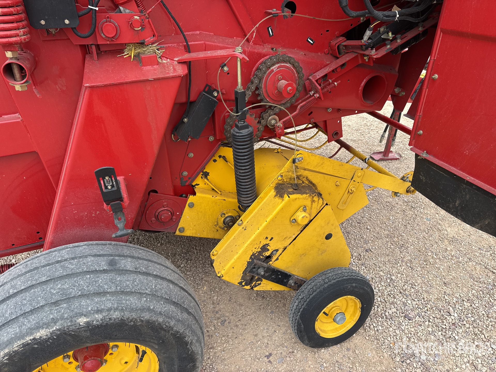 2002 New Holland 658