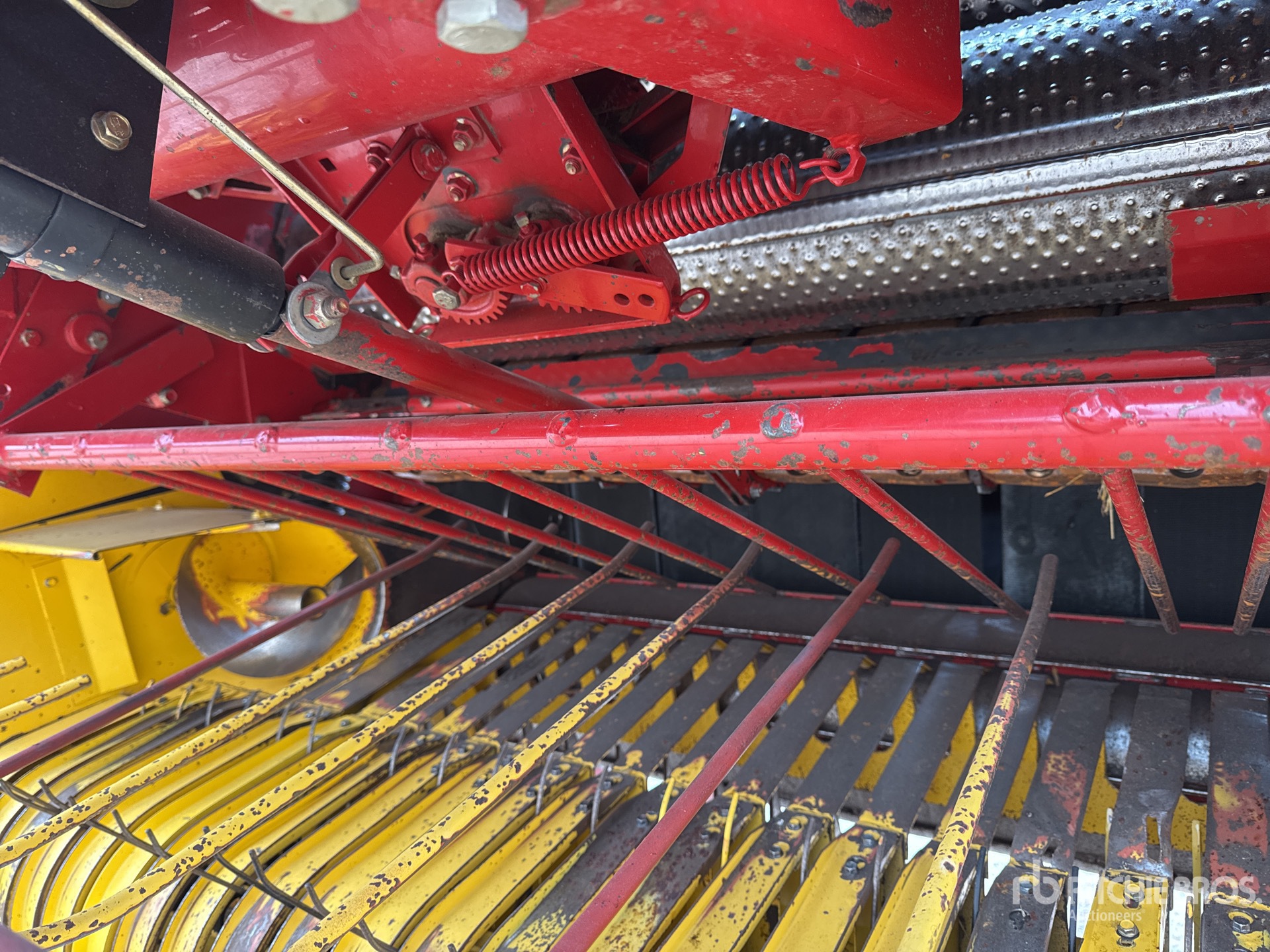 2002 New Holland 658