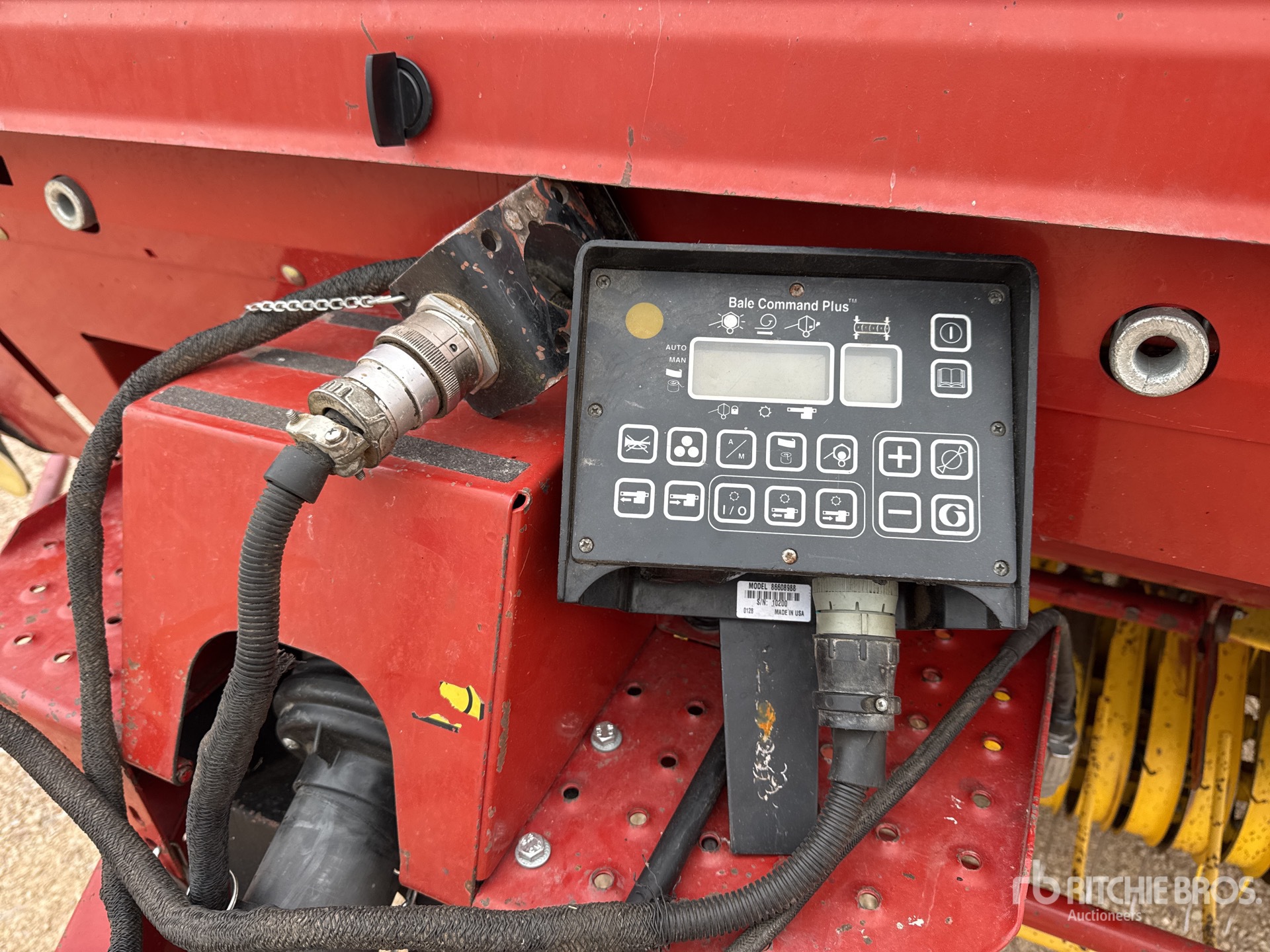 2002 New Holland 658