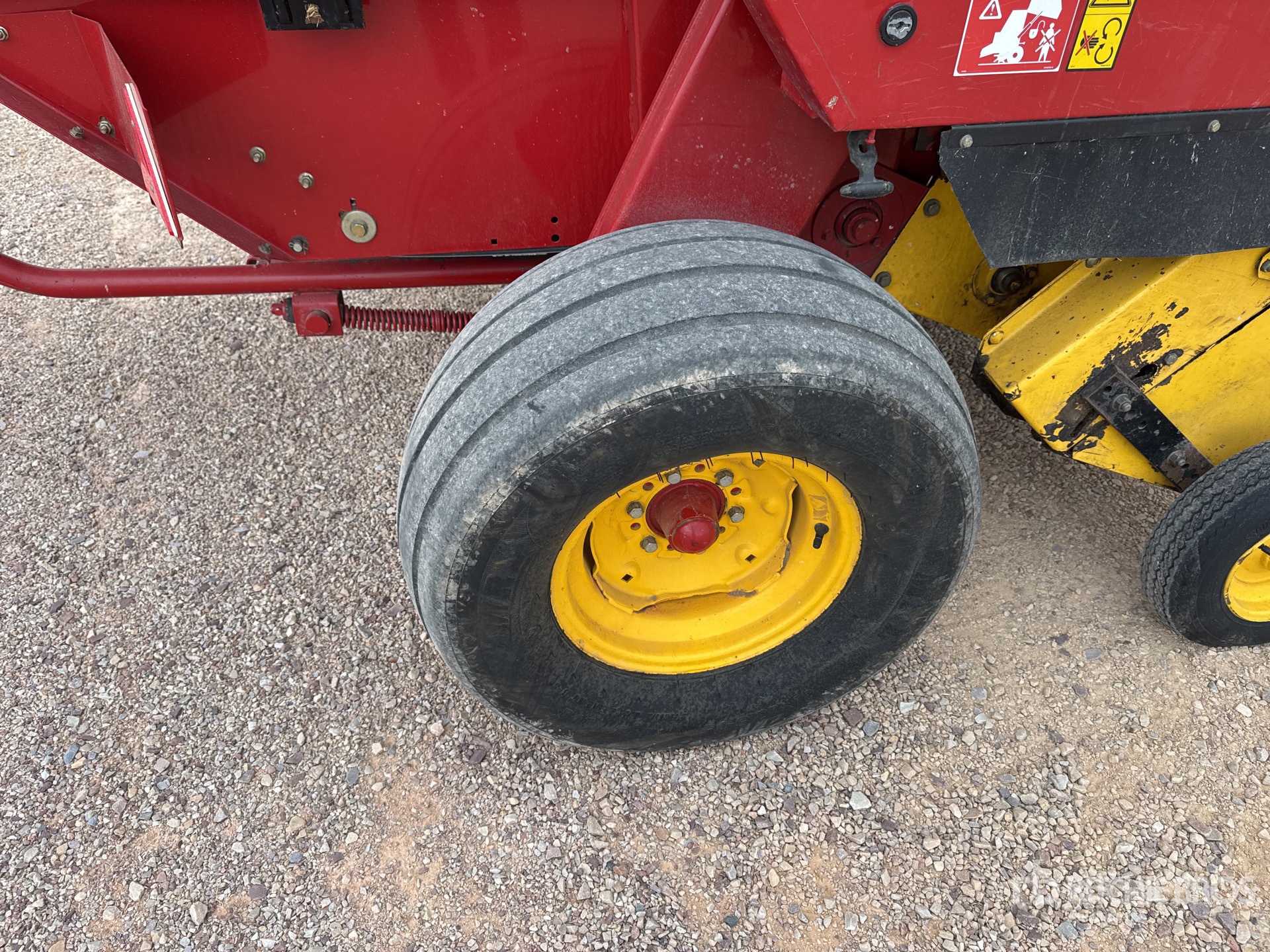 2002 New Holland 658