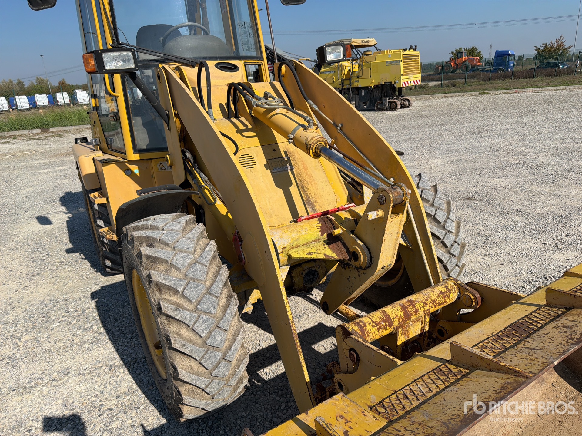1997 Komatsu WB70A