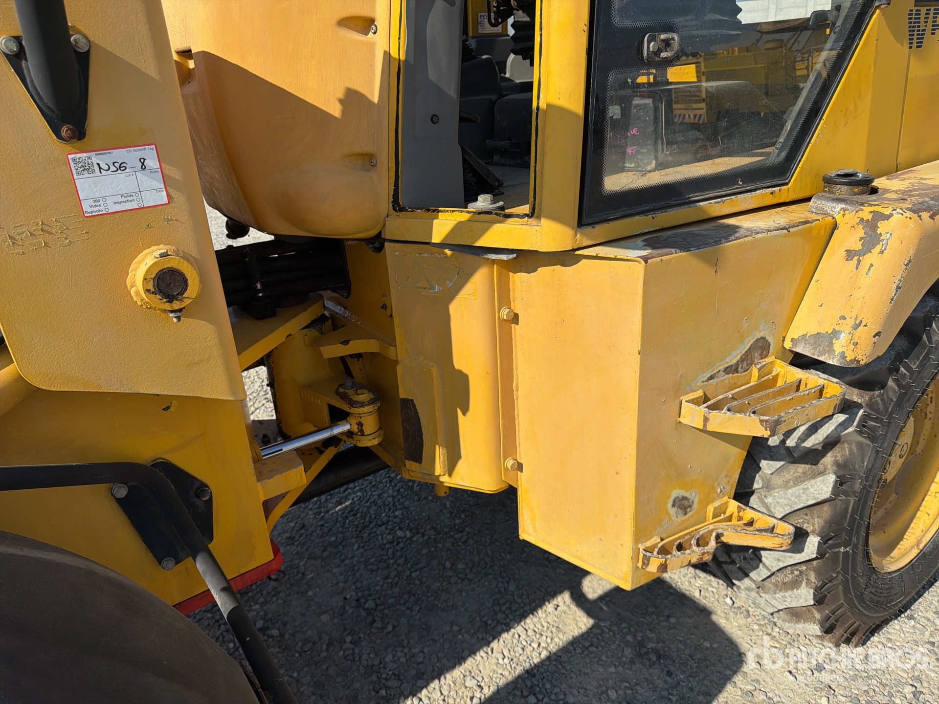 1997 Komatsu WB70A