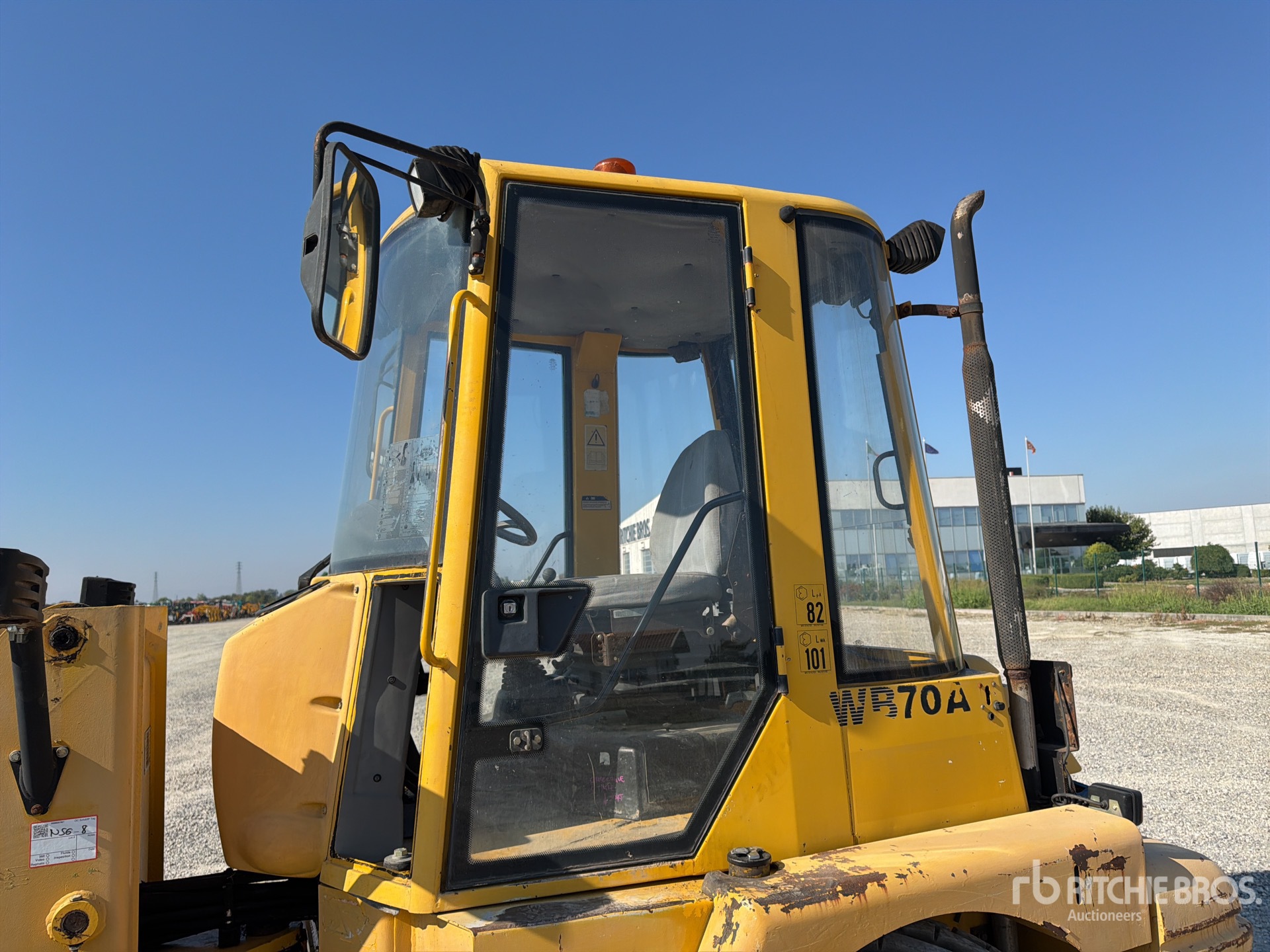 1997 Komatsu WB70A