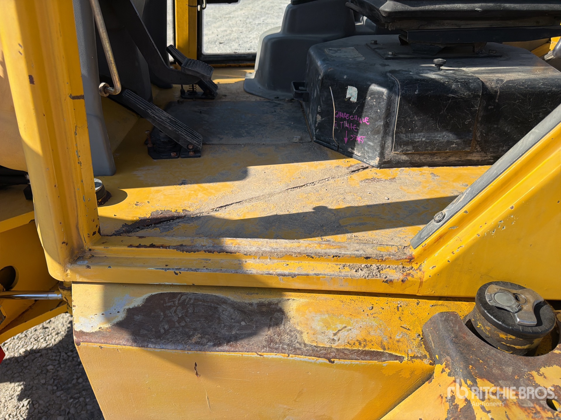 1997 Komatsu WB70A