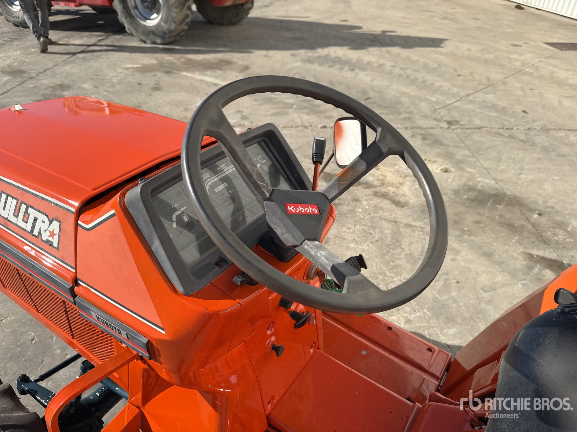 Kubota B1-16