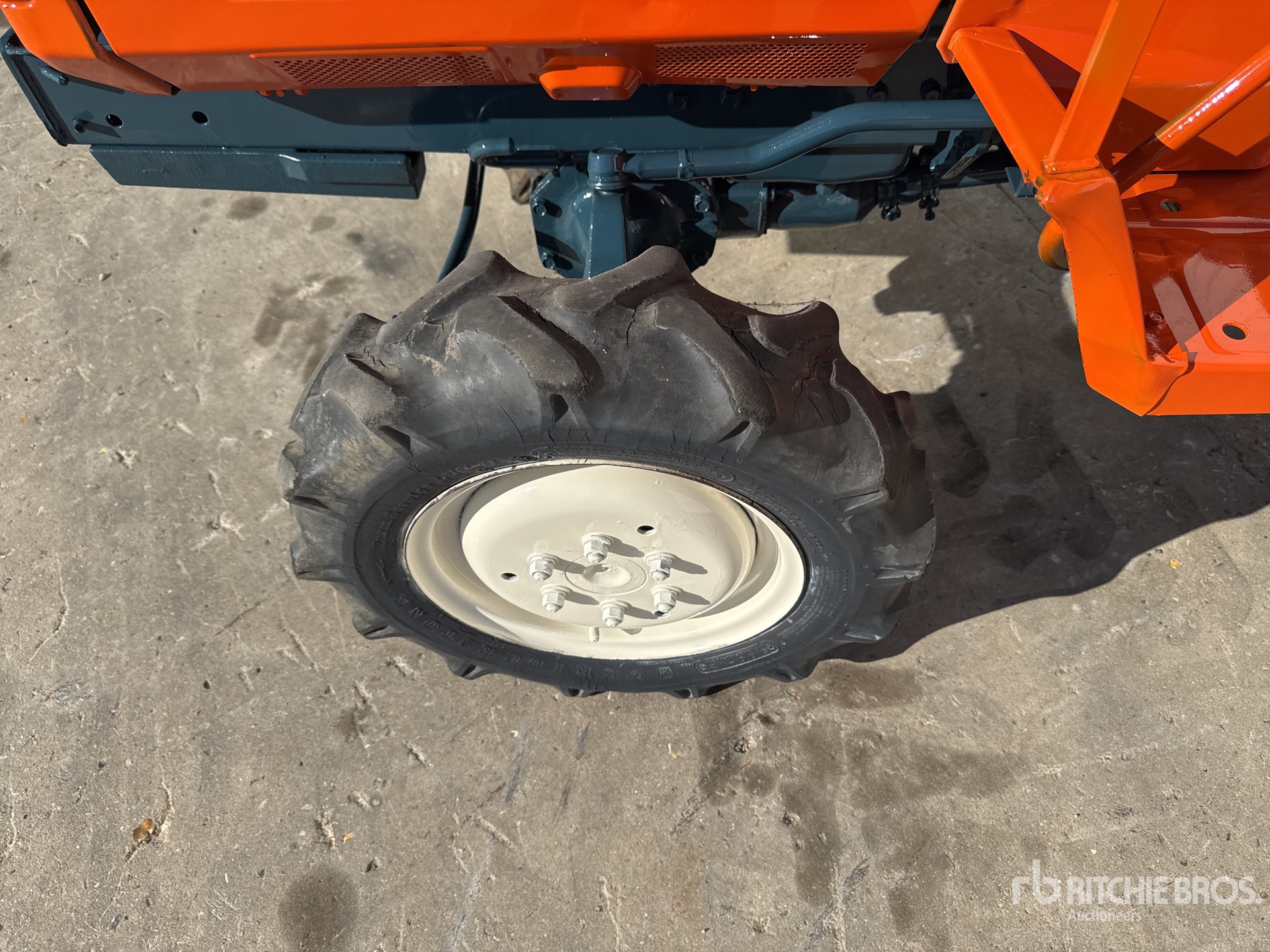 Kubota B1-16