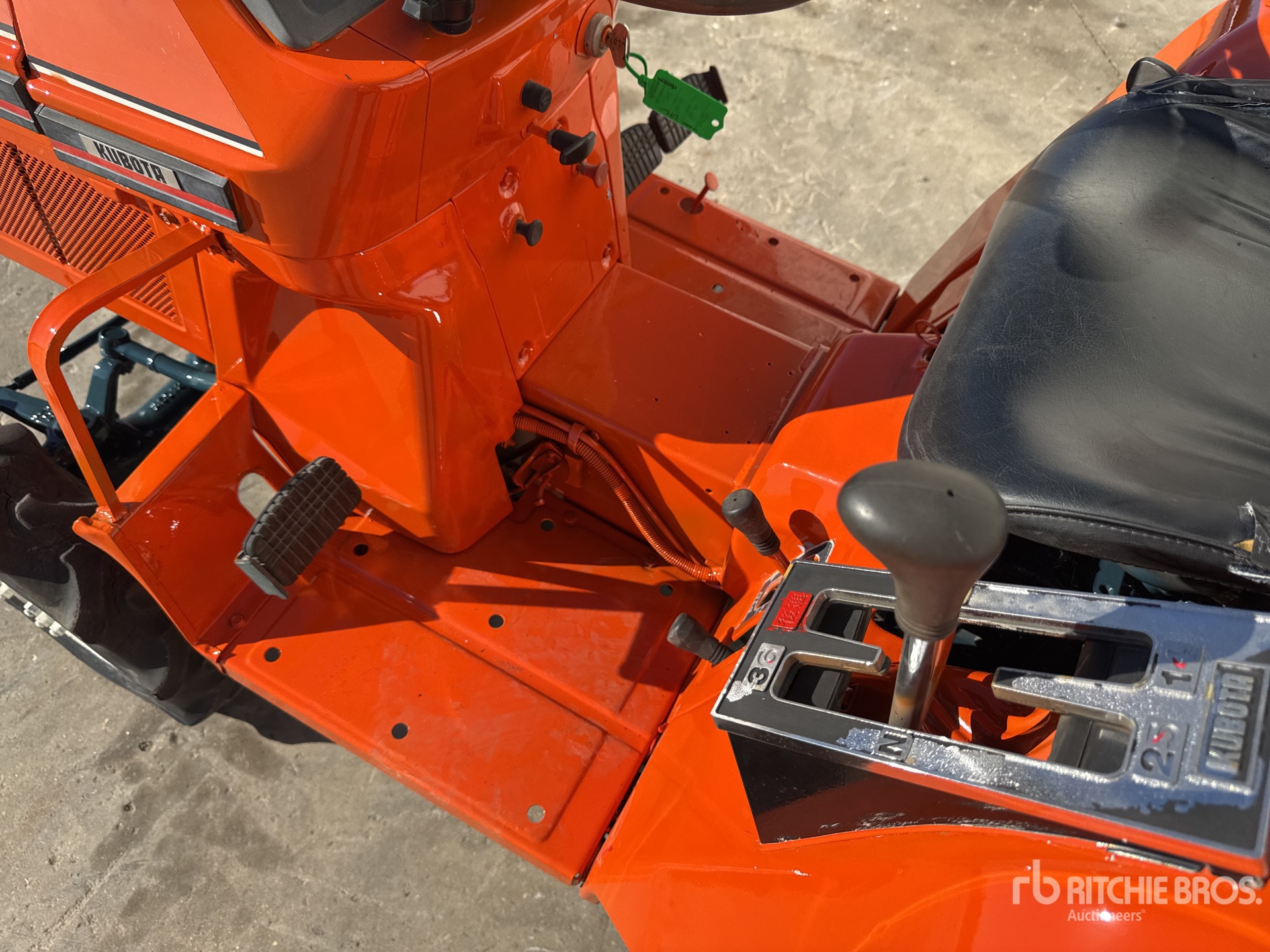 Kubota B1-16
