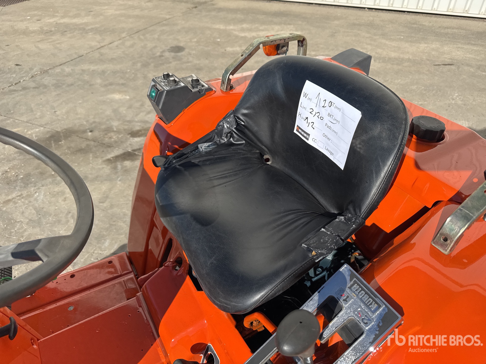 Kubota B1-16