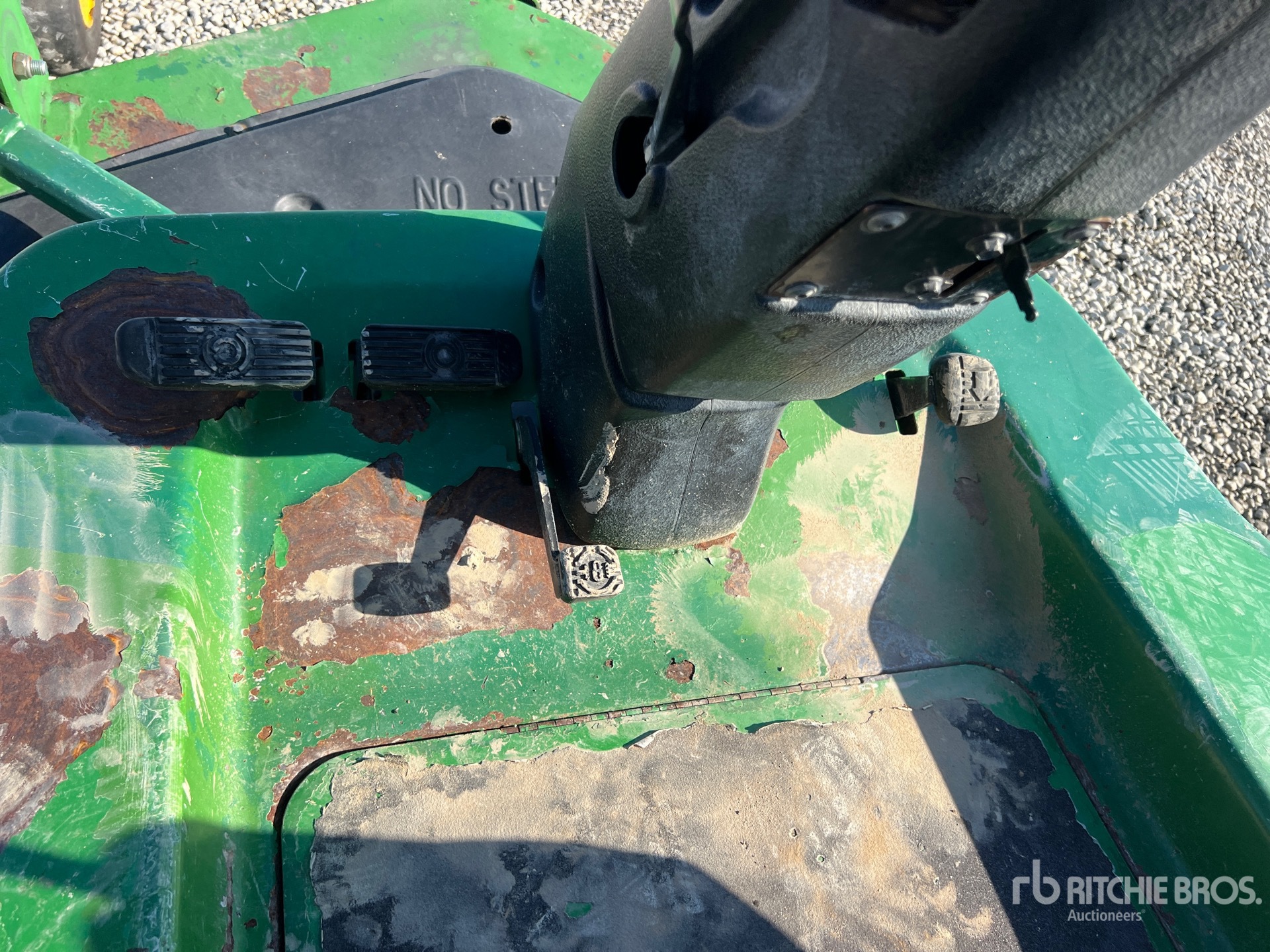 John Deere 1435