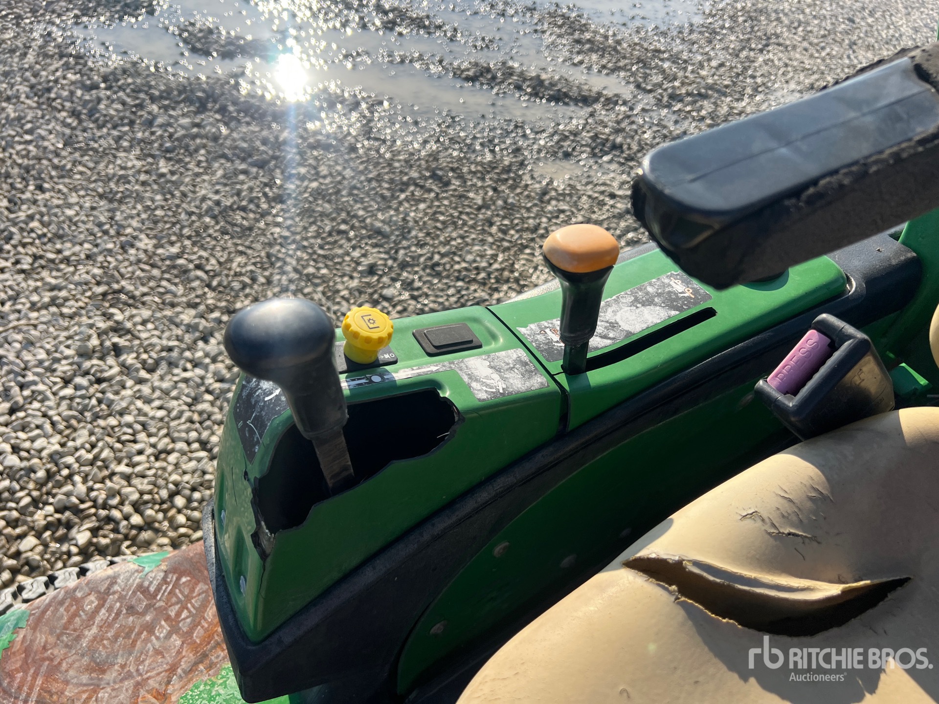 John Deere 1435