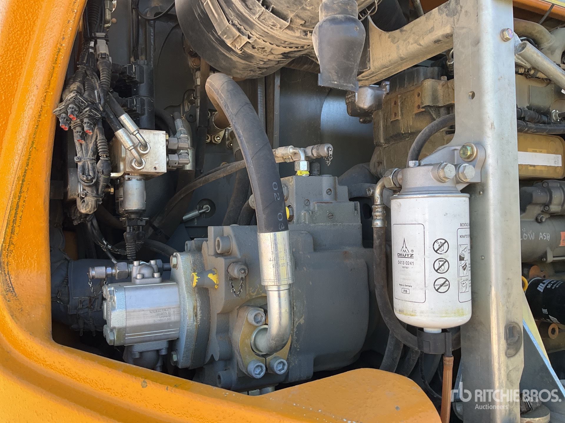 2017 Liebherr R914 COMPACT