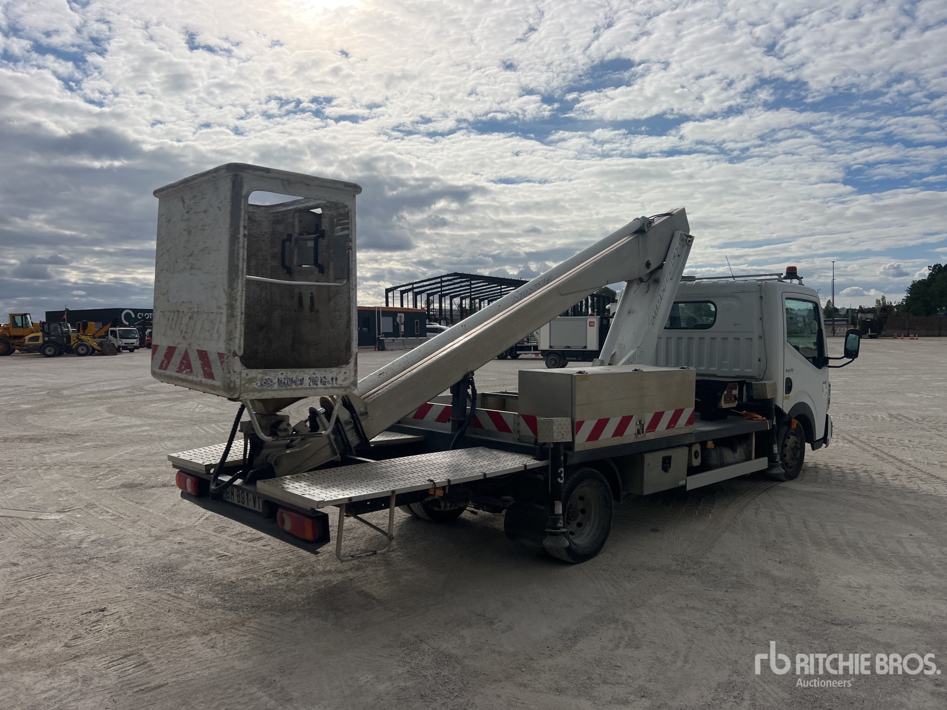 2011 Renault MAXITY 110DXI