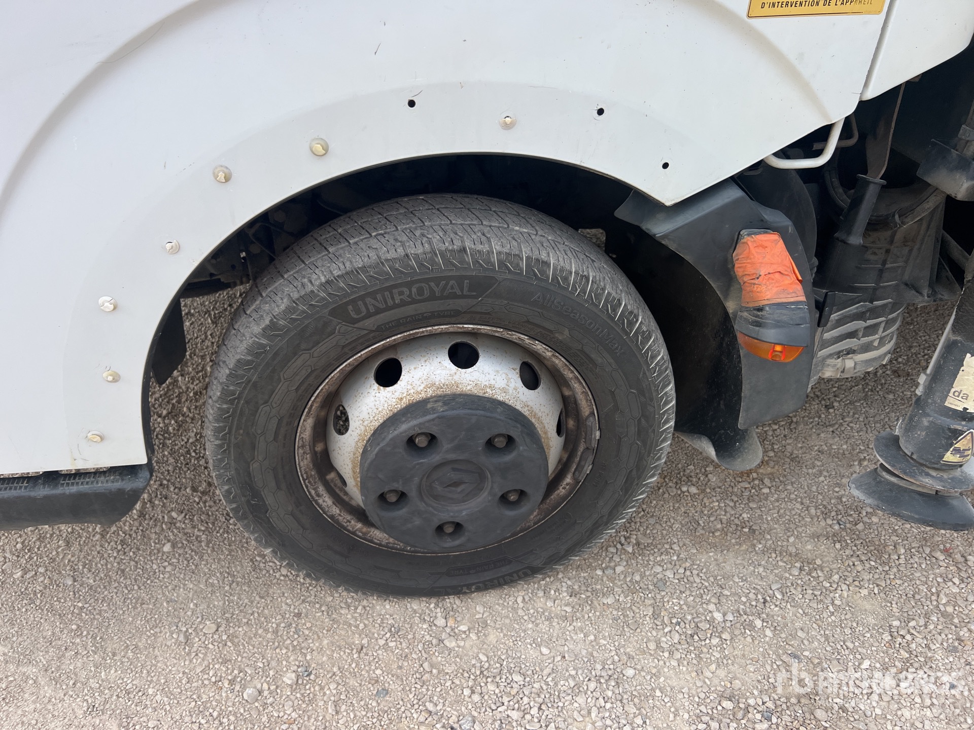 2011 Renault MAXITY 110DXI
