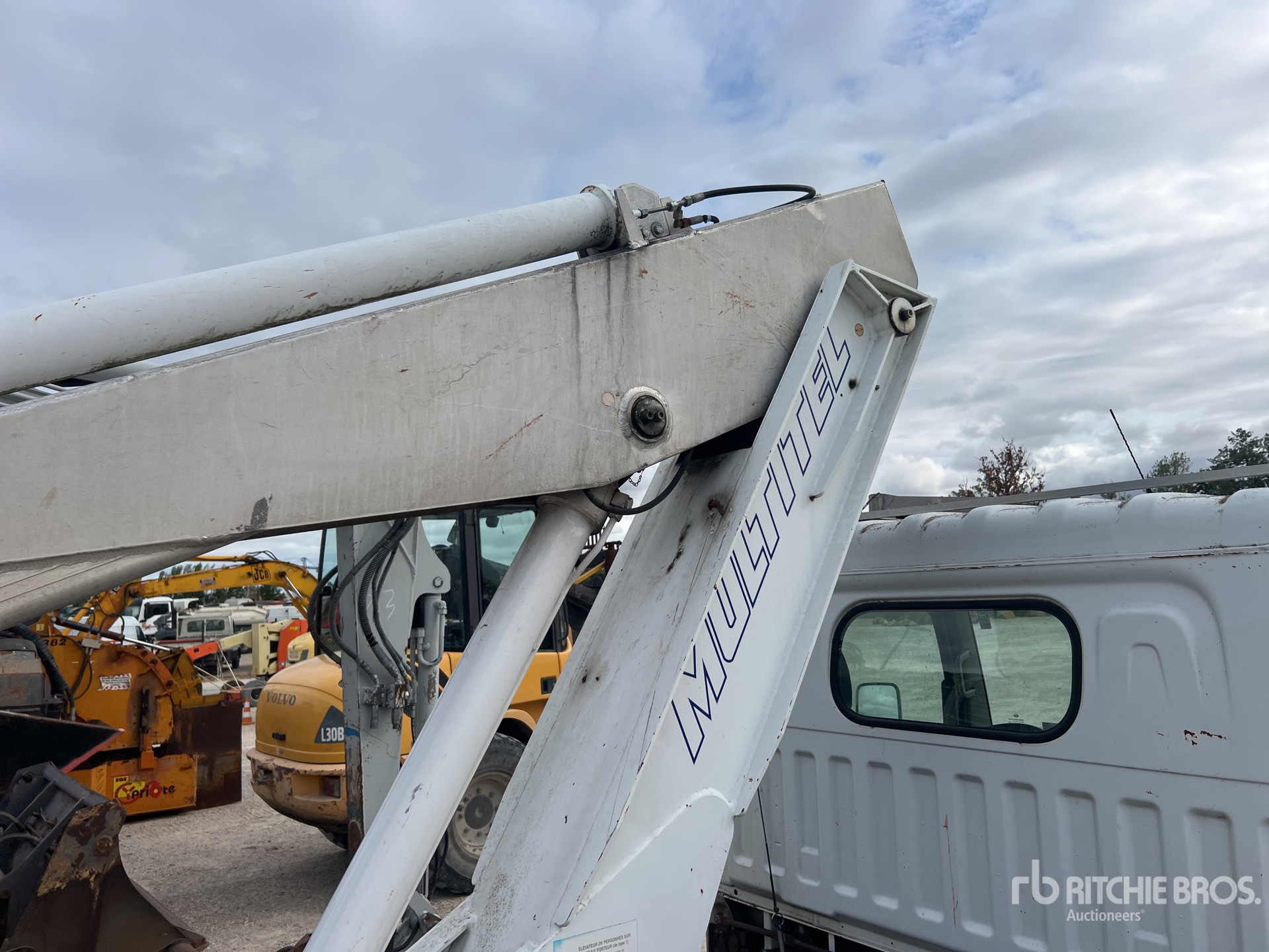 2011 Renault MAXITY 110DXI