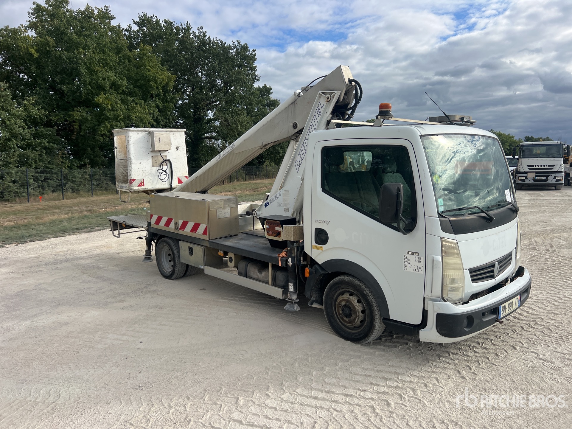 2011 Renault MAXITY 110DXI