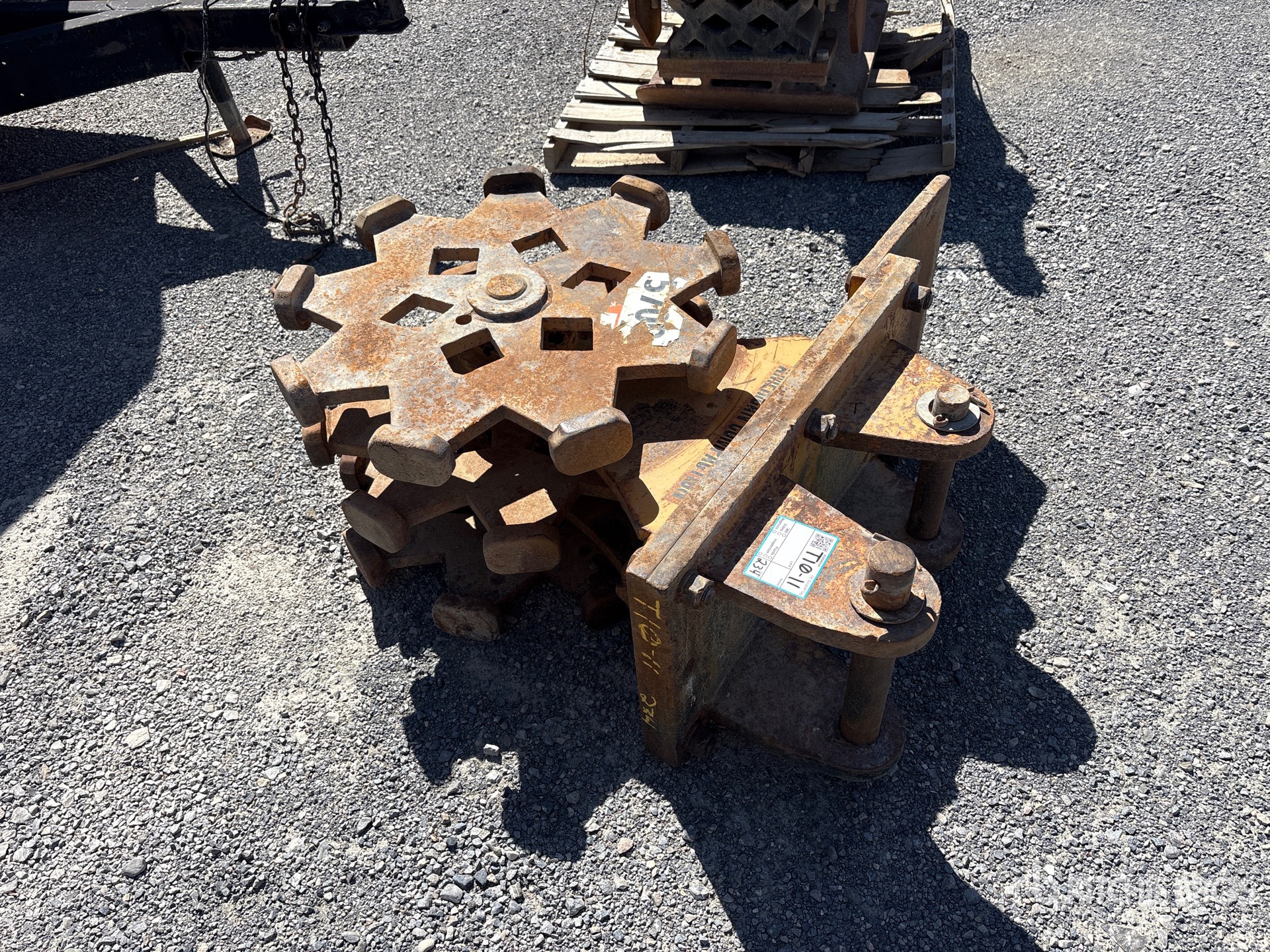 American Compaction 28 IN EXCAVATOR PLATE COMPACTOR