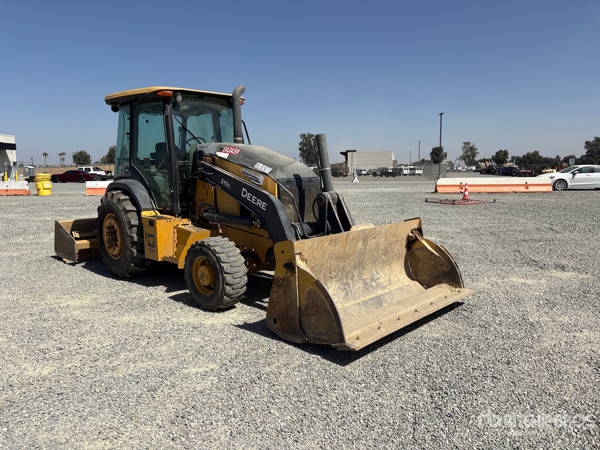 2019 John Deere 210L