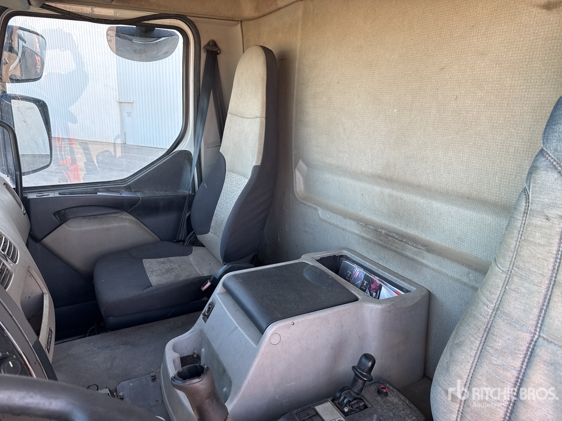 2008 Renault PREMIUM