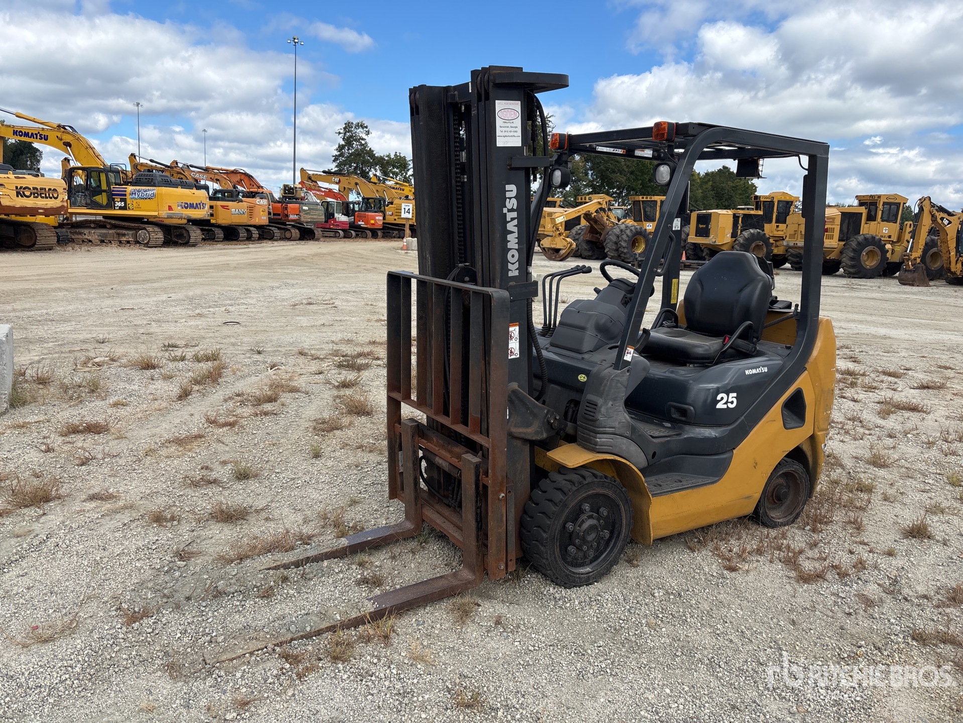 Photo of 2011 Komatsu FG25