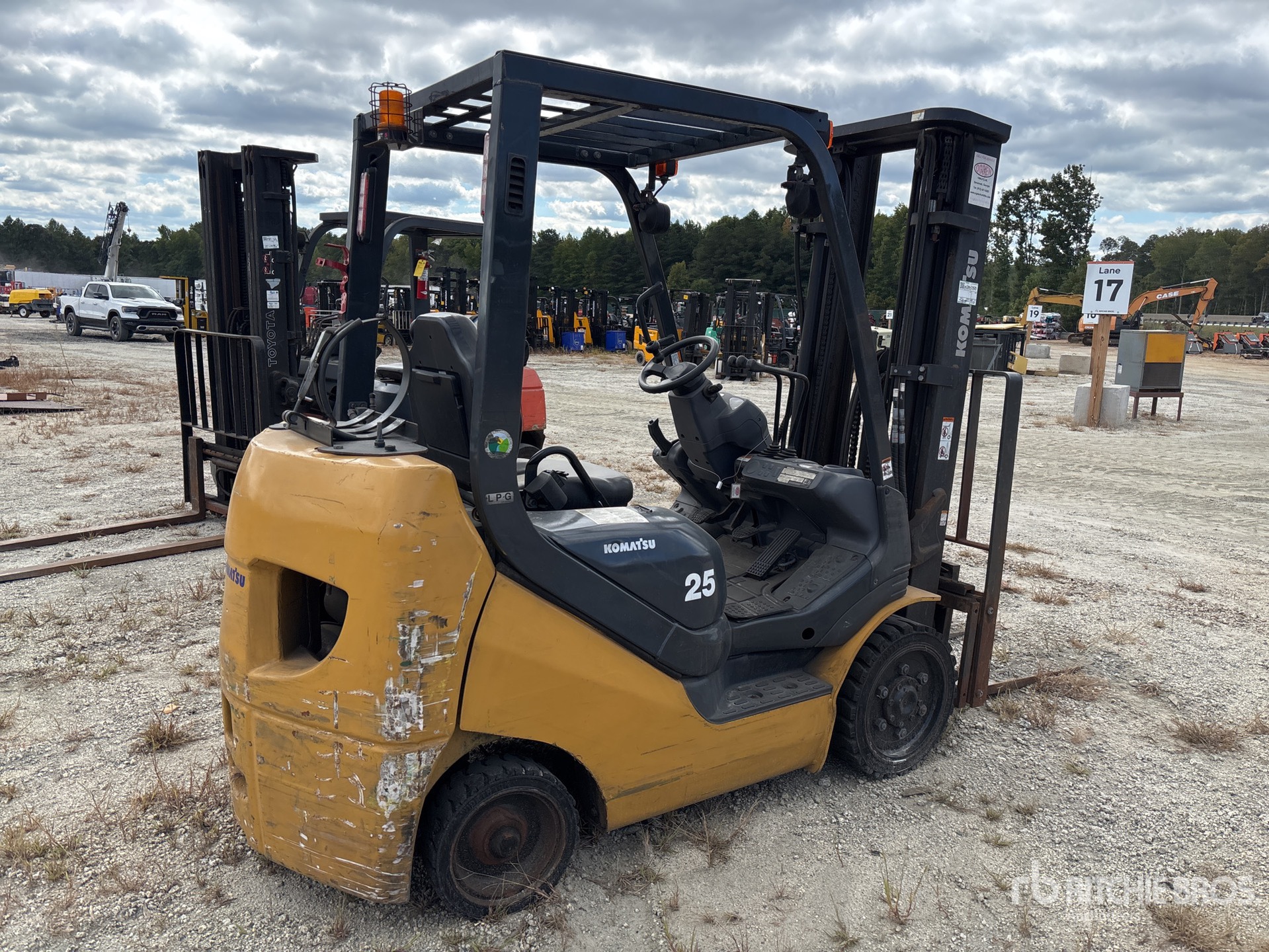 2011 Komatsu FG25