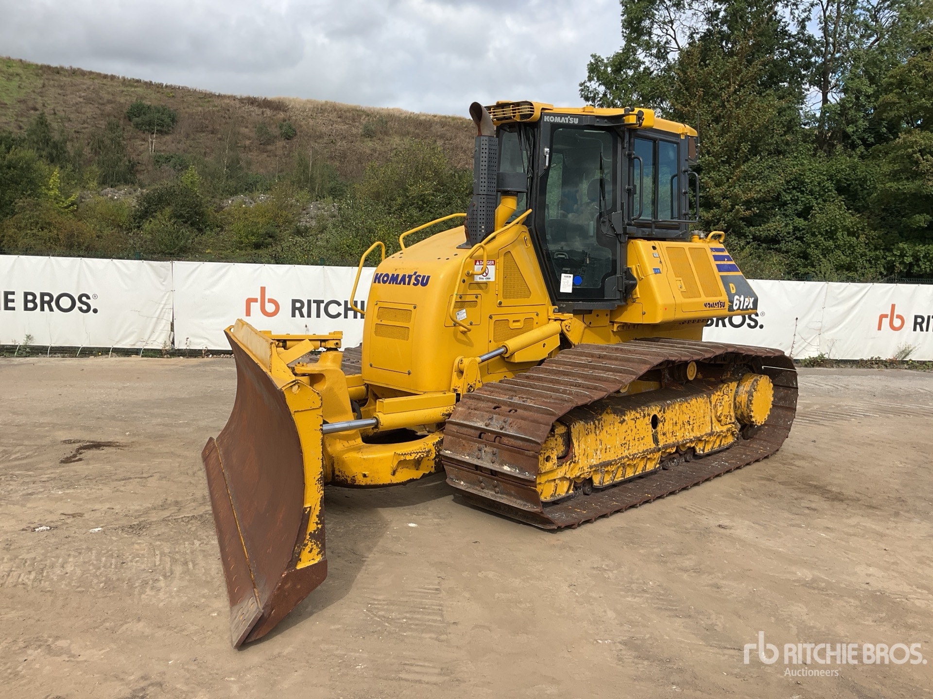 2022 Komatsu D61PX-24