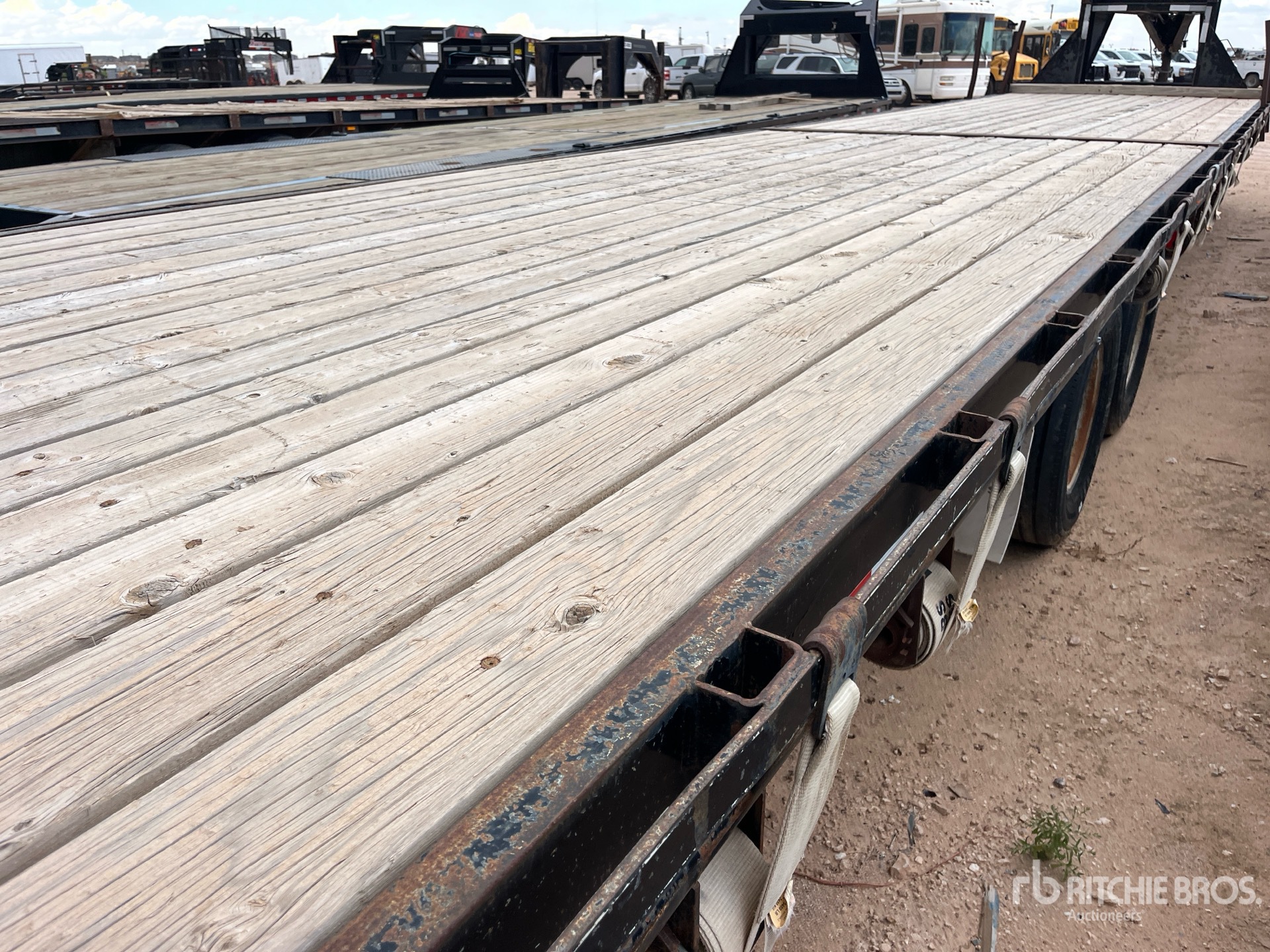 2015 Top Hat 40 ft T/A Gooseneck