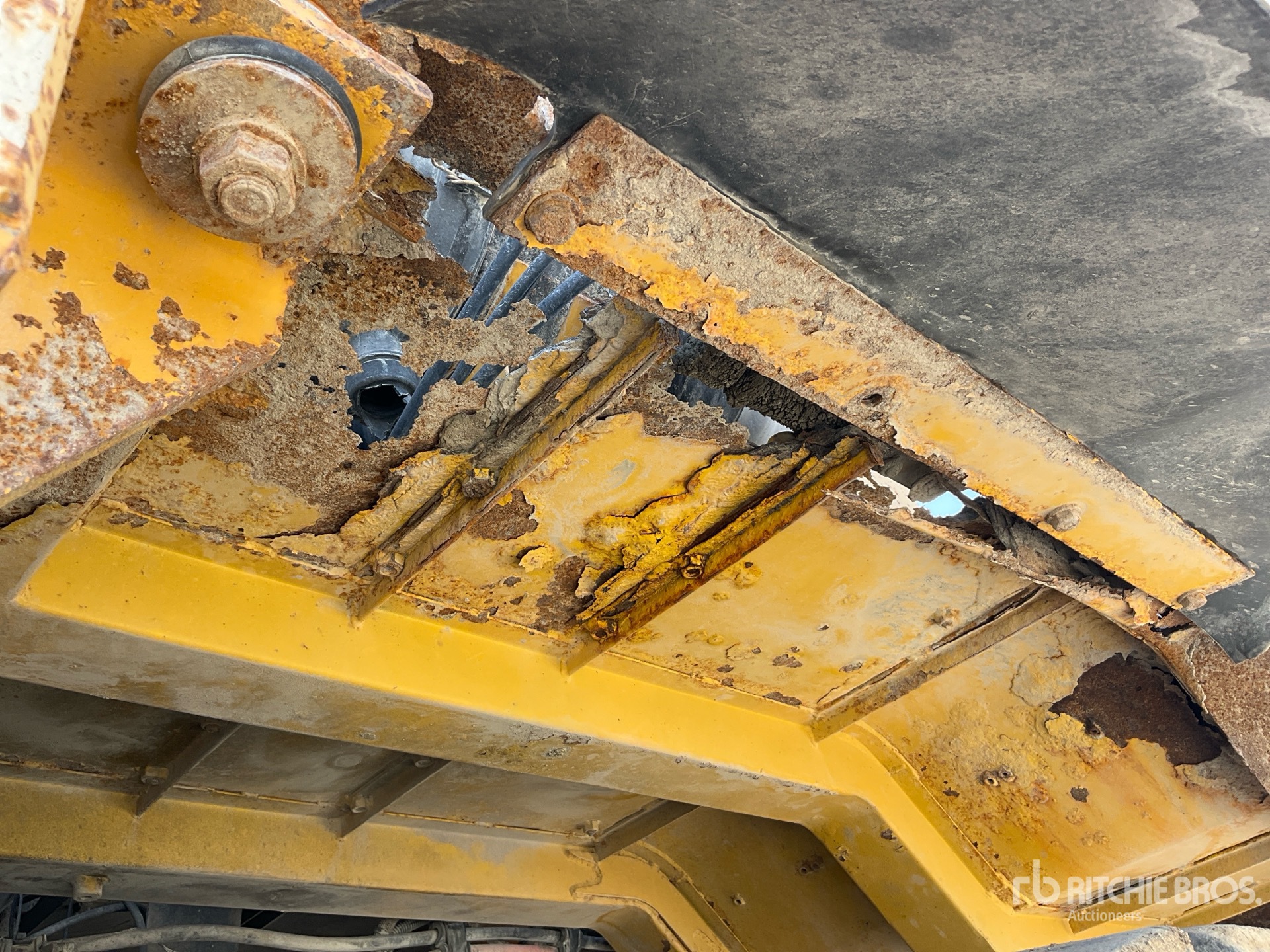 2007 Komatsu HD325