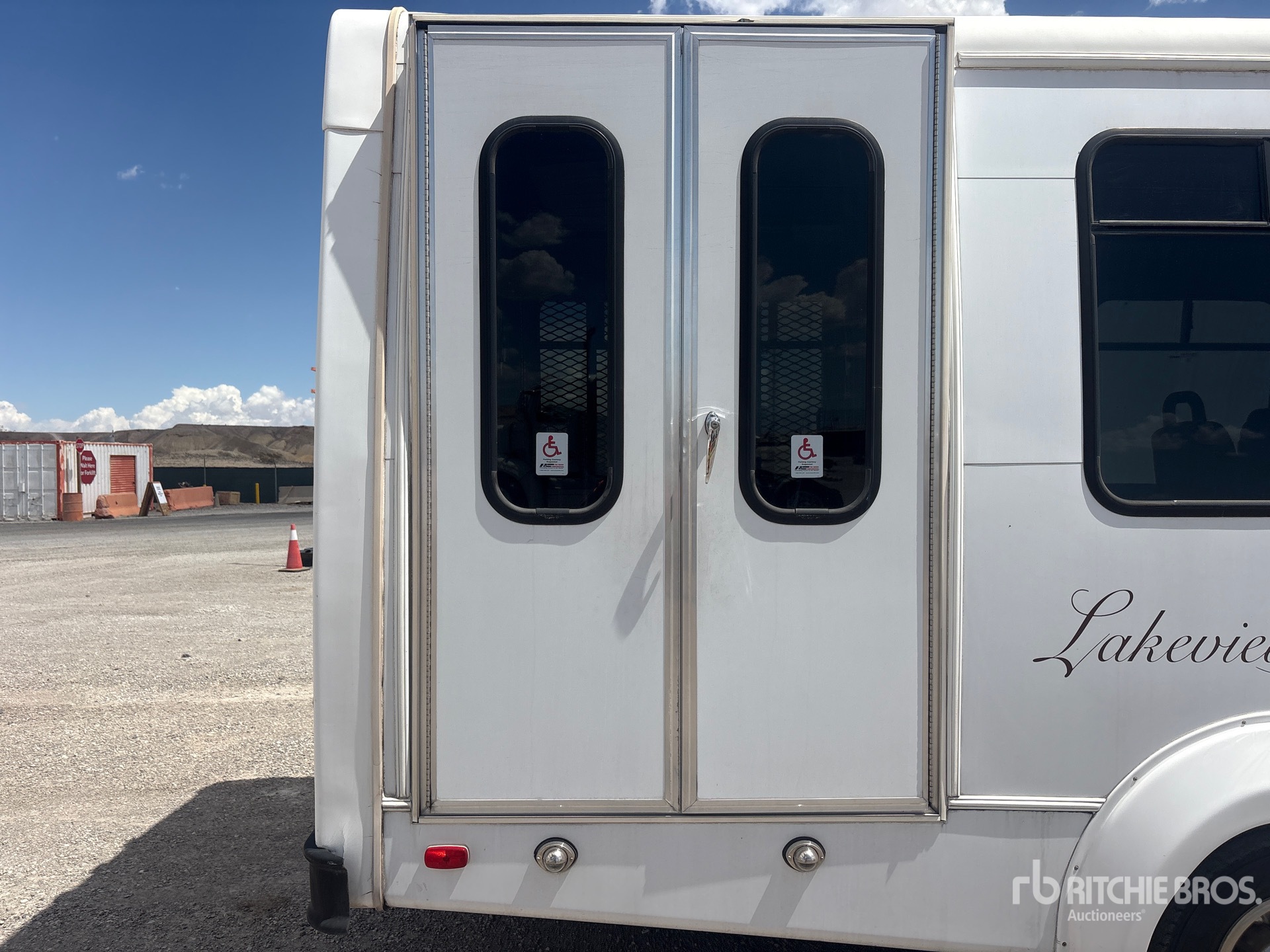 2013 Ford E-350