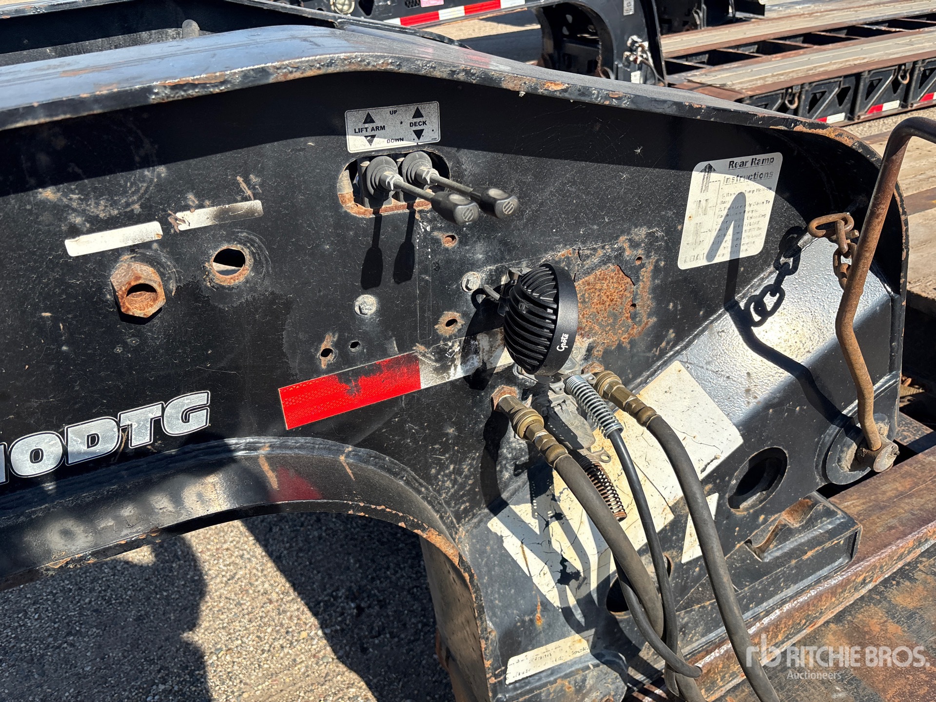 2007 Towmaster T110DTG