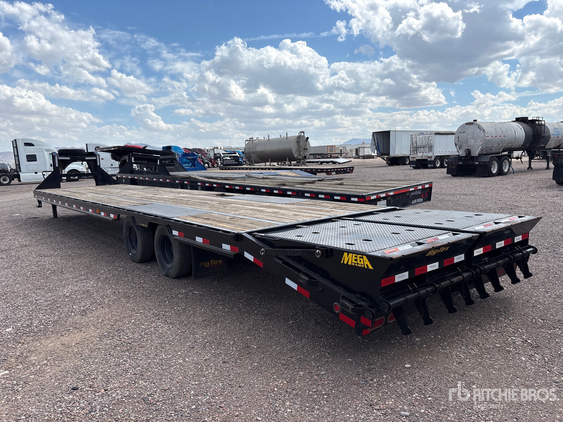 2024 Big Tex 40 ft T/A Gooseneck