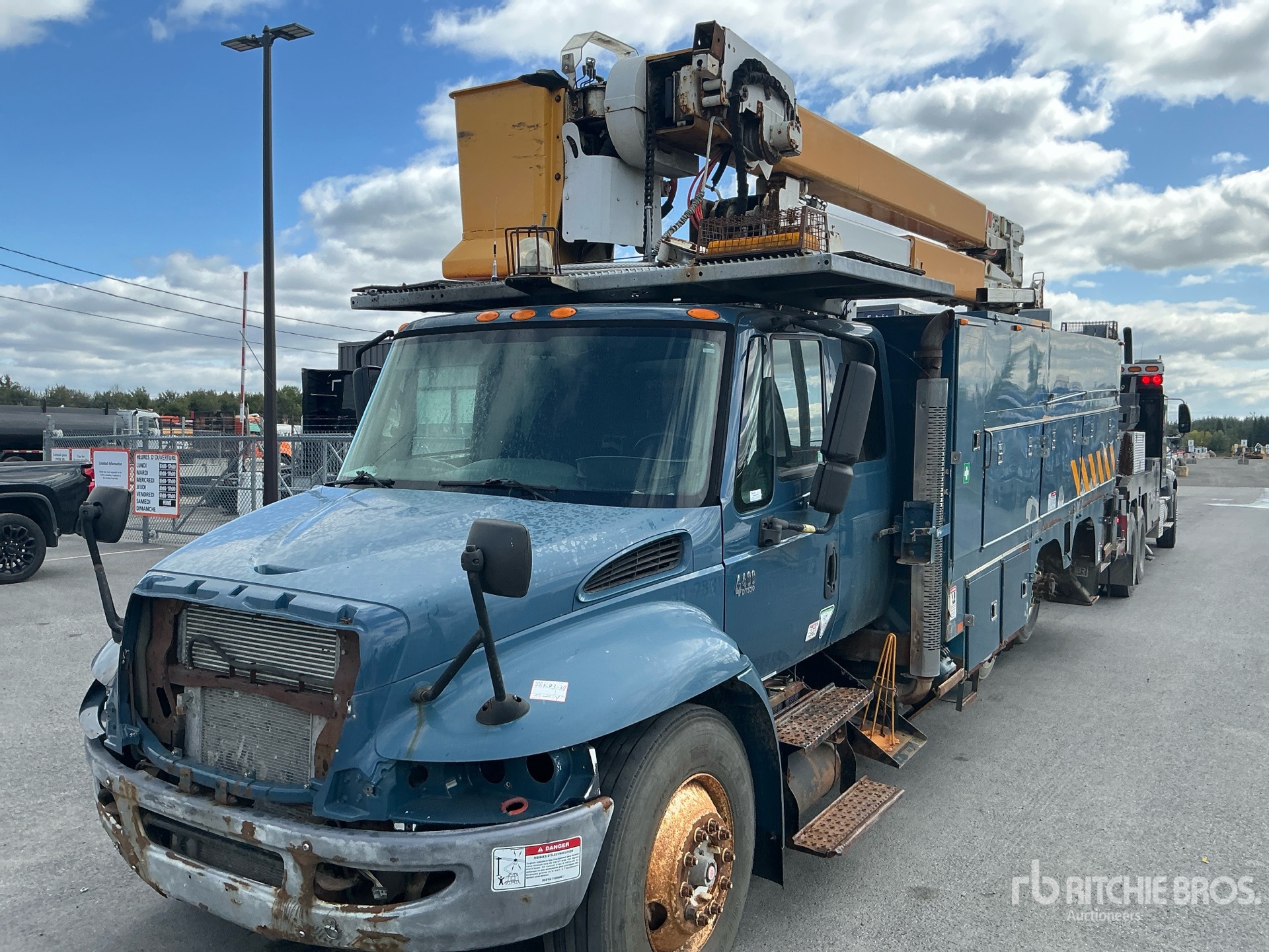 2005 International 4400