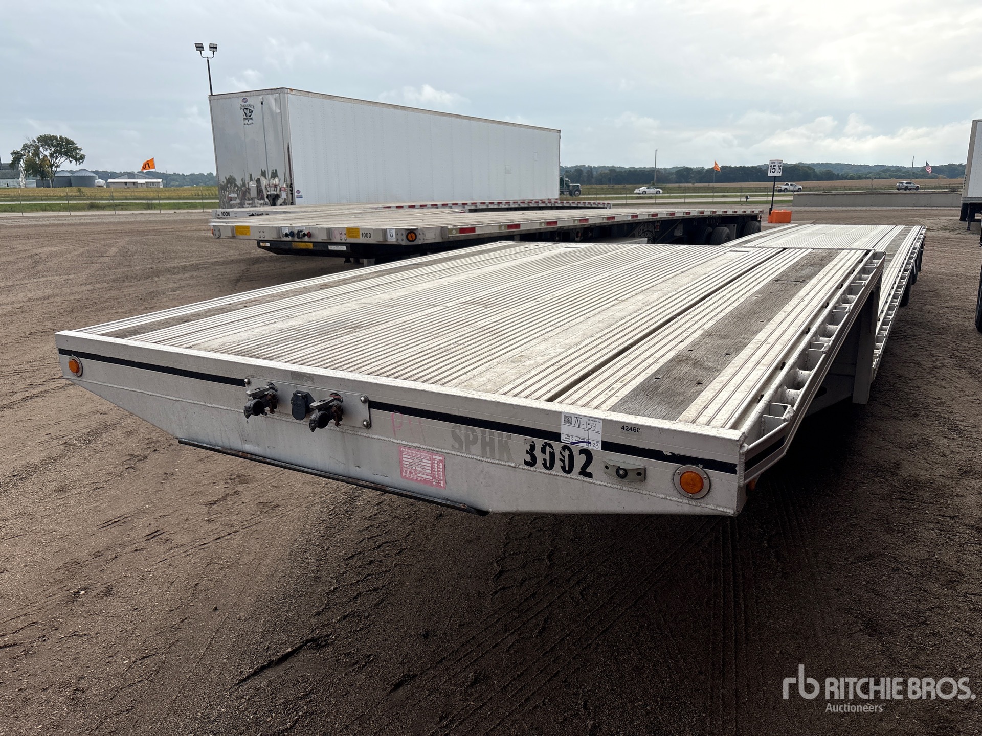 2018 Mac 53 ft T/A Spread Axle
