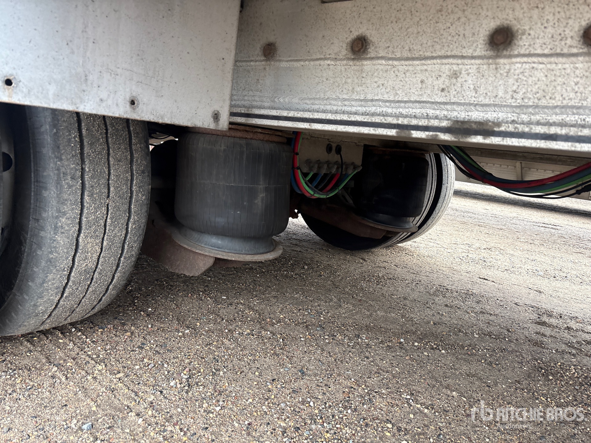 2018 Mac 53 ft T/A Spread Axle
