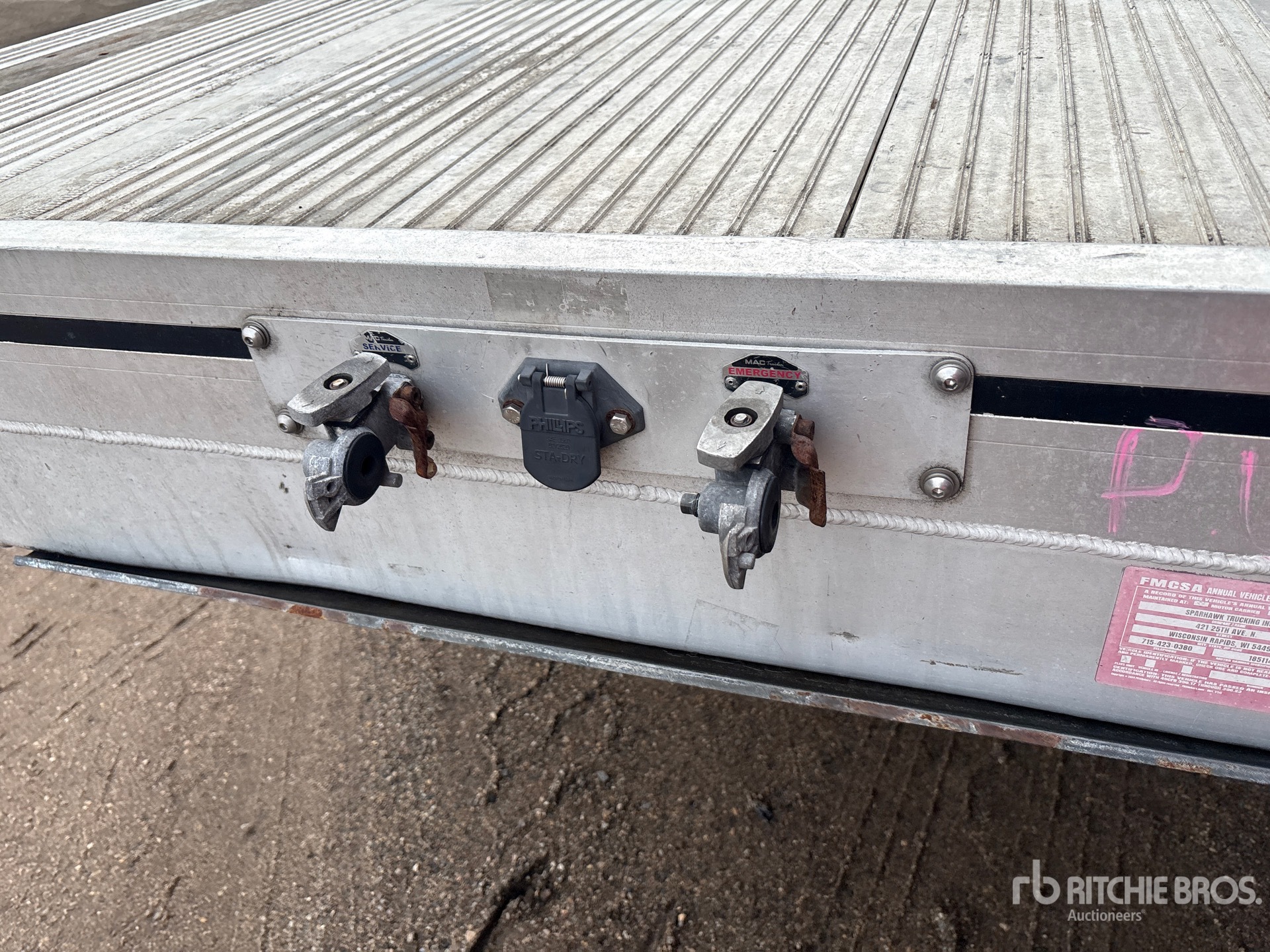 2018 Mac 53 ft T/A Spread Axle