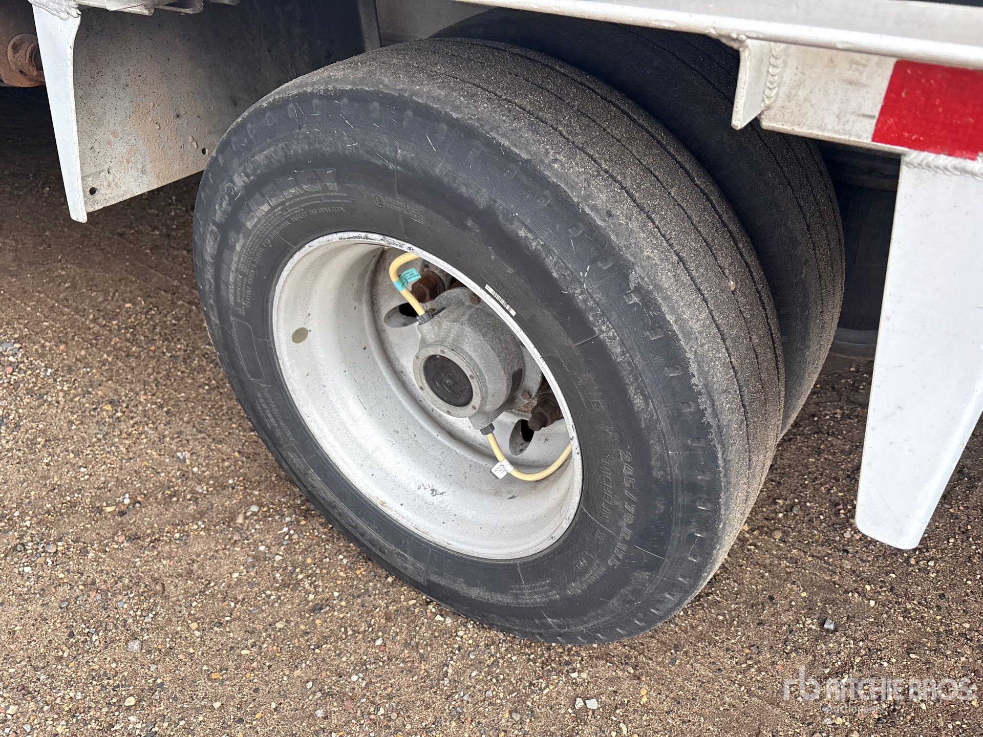 2018 Mac 53 ft T/A Spread Axle