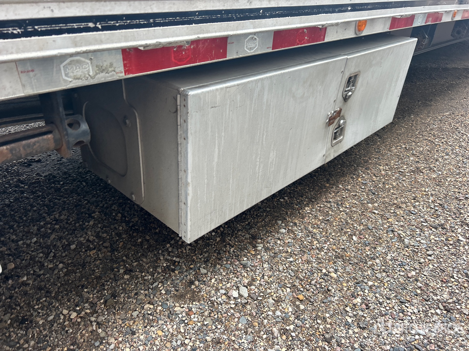 2018 Mac 53 ft T/A Spread Axle