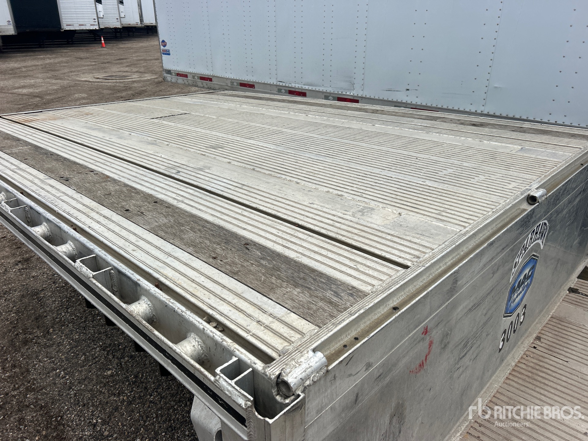 2018 Mac 53 ft T/A Spread Axle