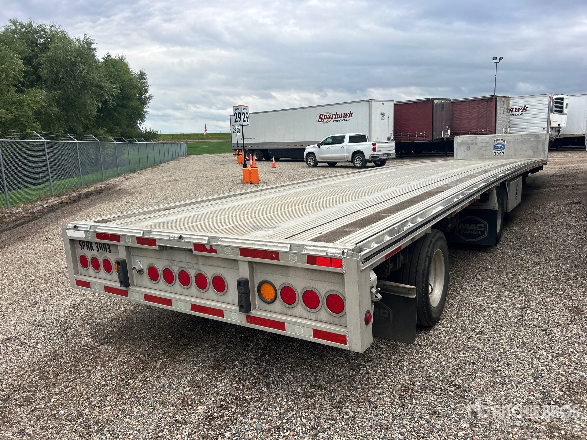 2018 Mac 53 ft T/A Spread Axle