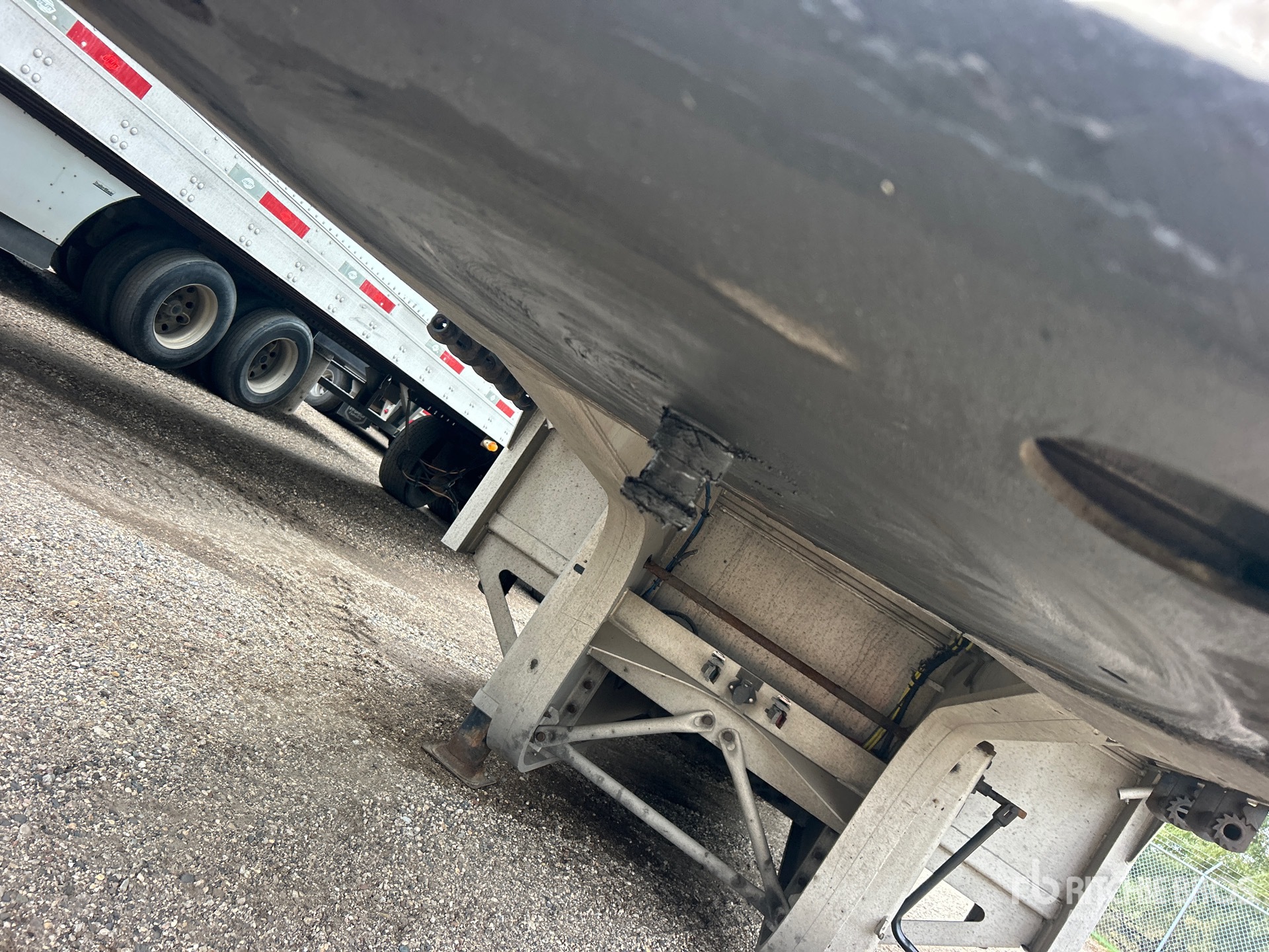 2018 Mac 53 ft T/A Spread Axle