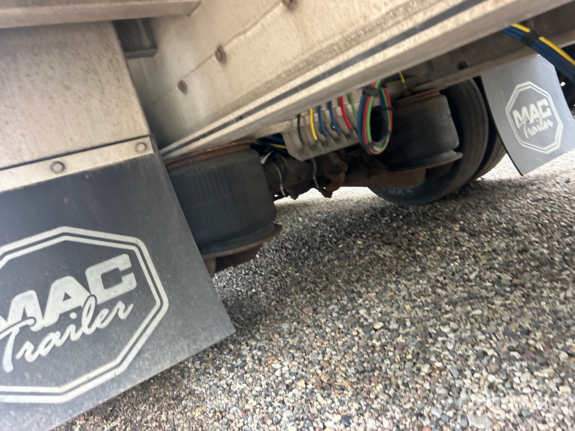 2018 Mac 53 ft T/A Spread Axle