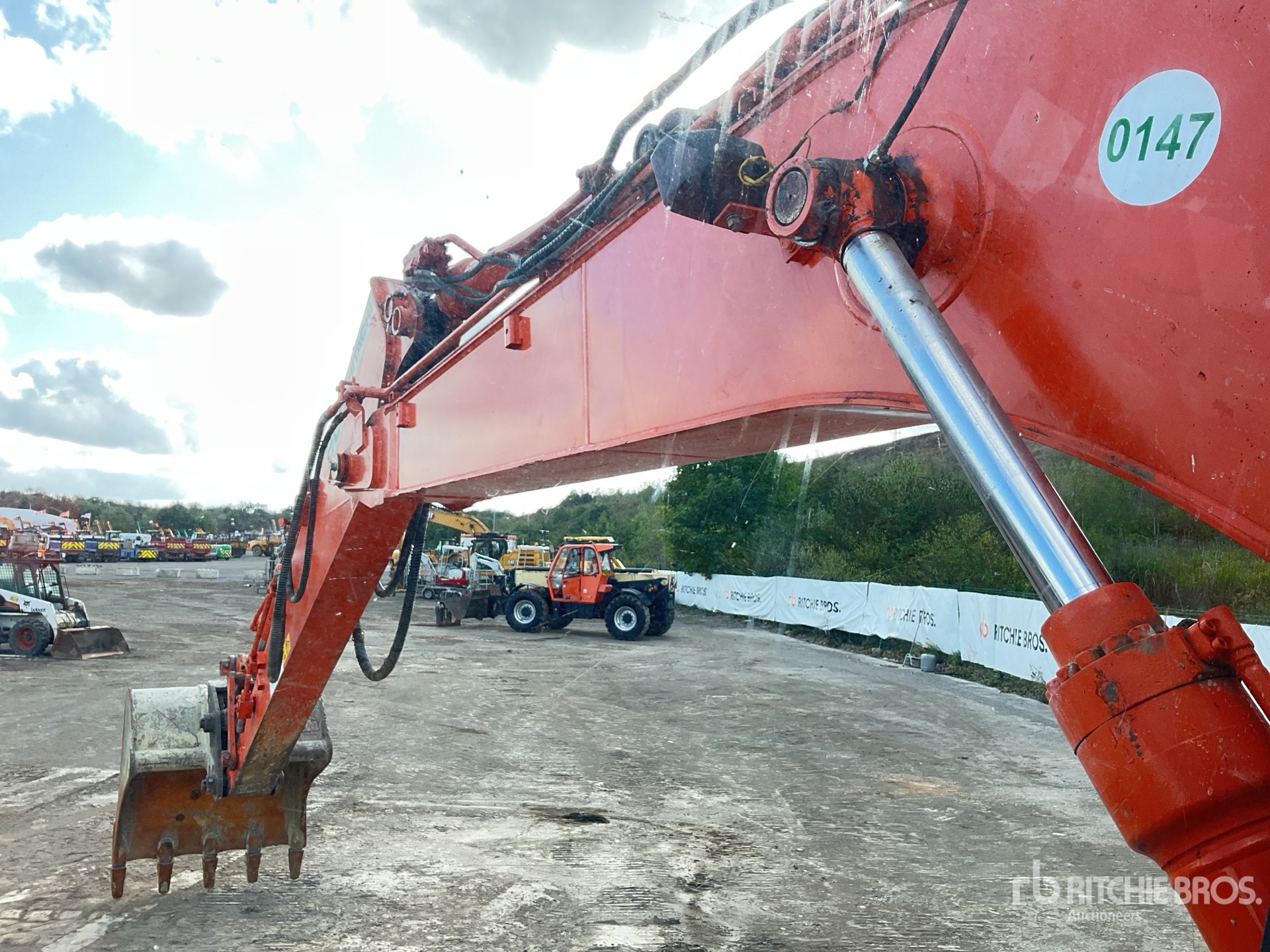 2019 Hitachi ZX135US-5