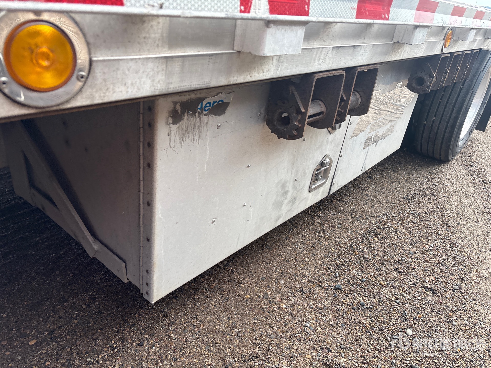 2018 Reitnouer 53 ft T/A Spread Axle